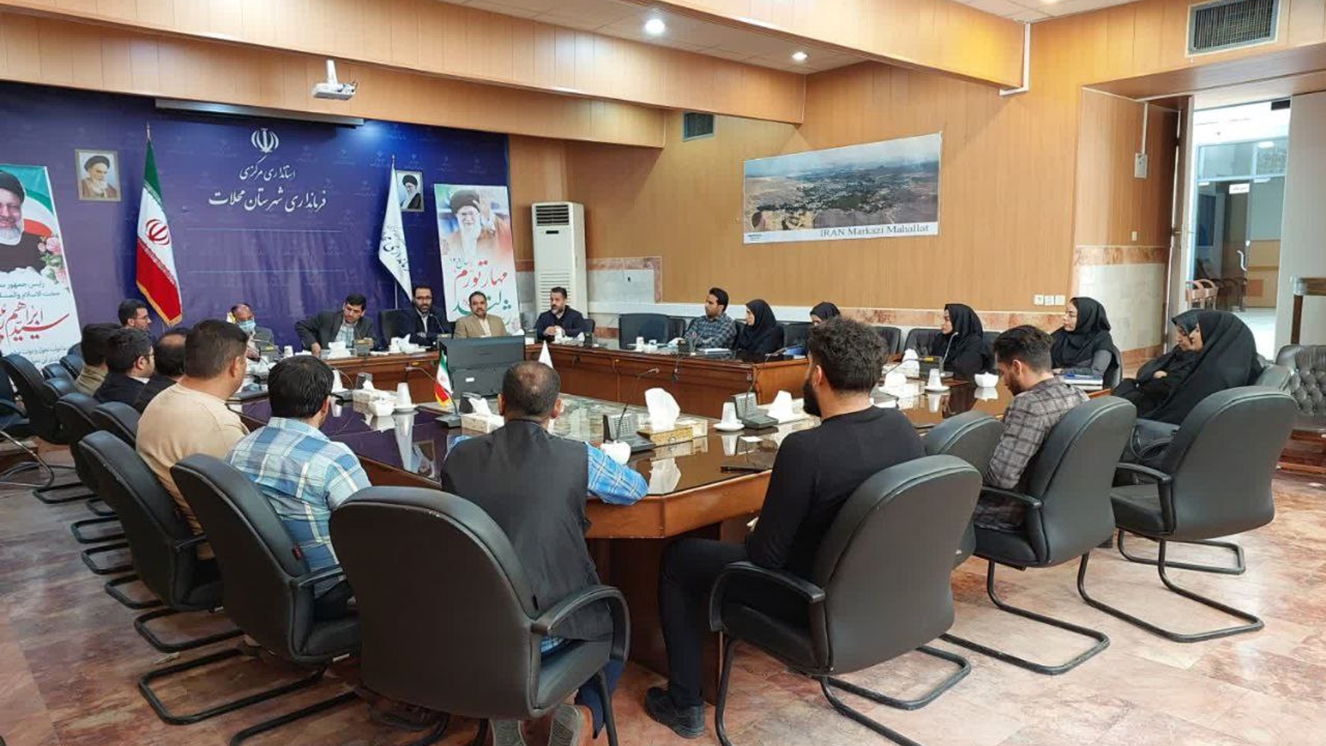 جلسه آموزشی دهیاران شهرستان محلات برگزار شد.