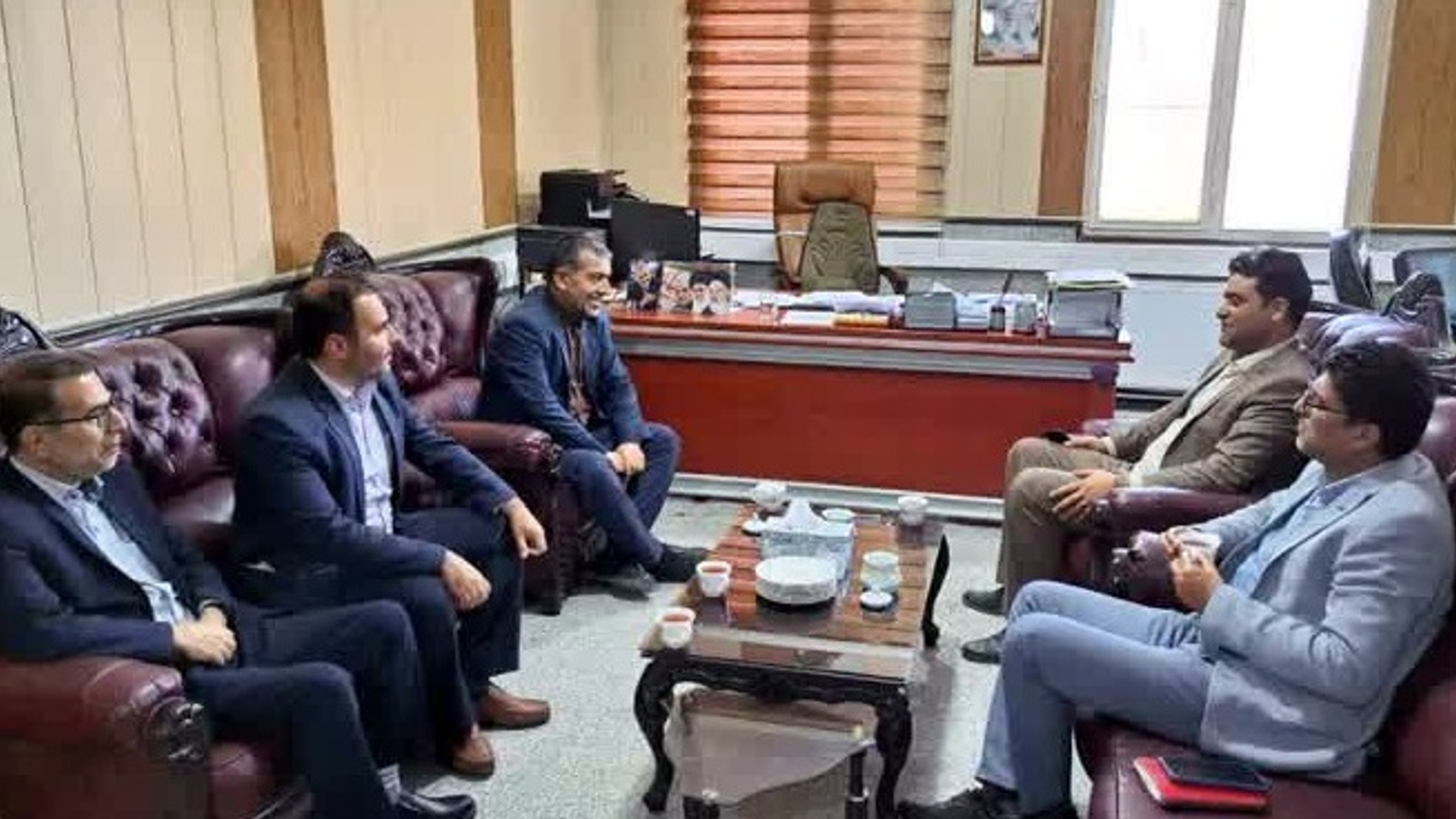 دیدار  مدیرکل نوسازی،توسعه و تجهیز مدارس استان مرکزی با فرماندار