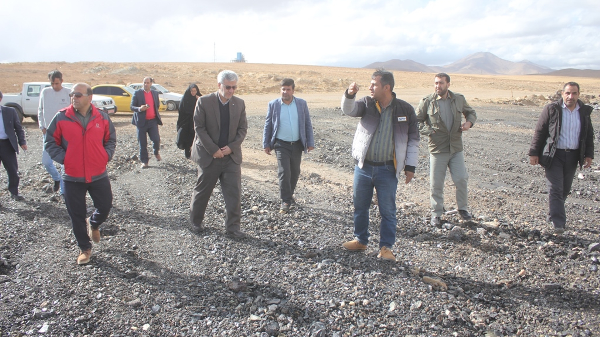 فرماندار از محل خروجی پساب فاضلاب شهرک صنعتی خمین بازدید کرد