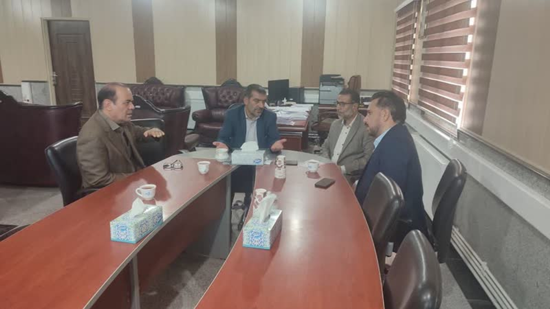 جلسه پیگیری امور ساخت مدرسه روستای بربر