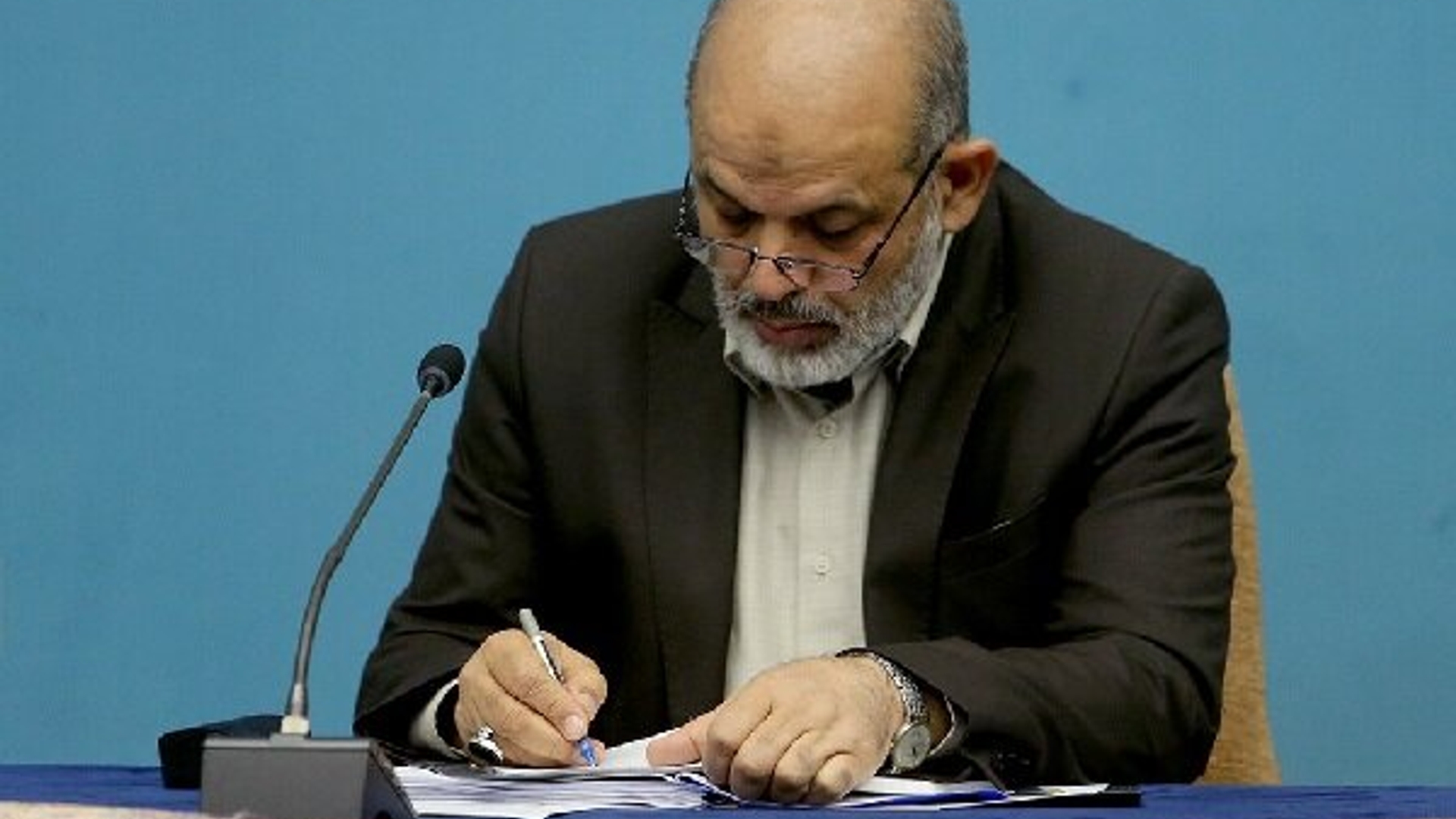 حکم شهردار اراک ابلاغ شد