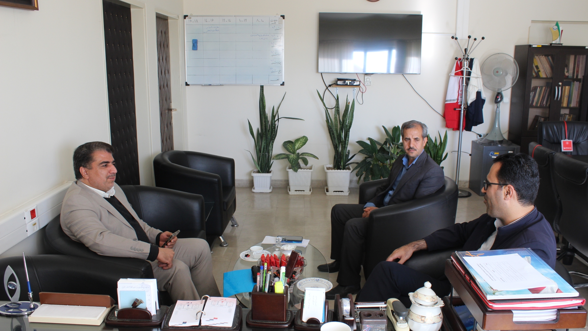 نشست با مدیرکل ثبت احوال استان.