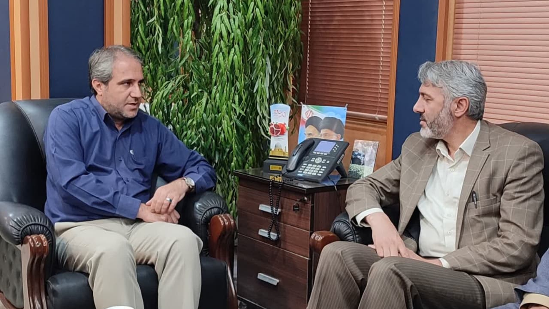 دیدار مولوی، مدیر کل جدید آموزش و پرورش استان مرکزی به همراه رییس این اداره در ساوه با مهدی الیاسی معاون استاندار و فرماندار ویژه شهرستان ساوه