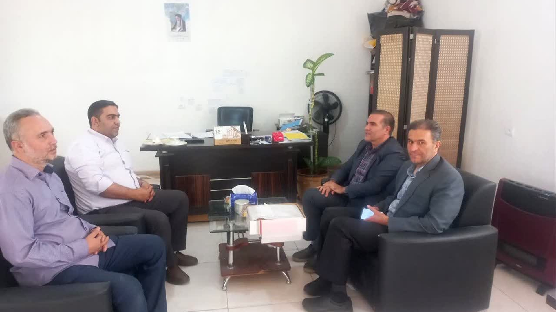 بازدید بخشدار زاویه از شرکت تولیدی کیک وشیرینی عظیم زاده