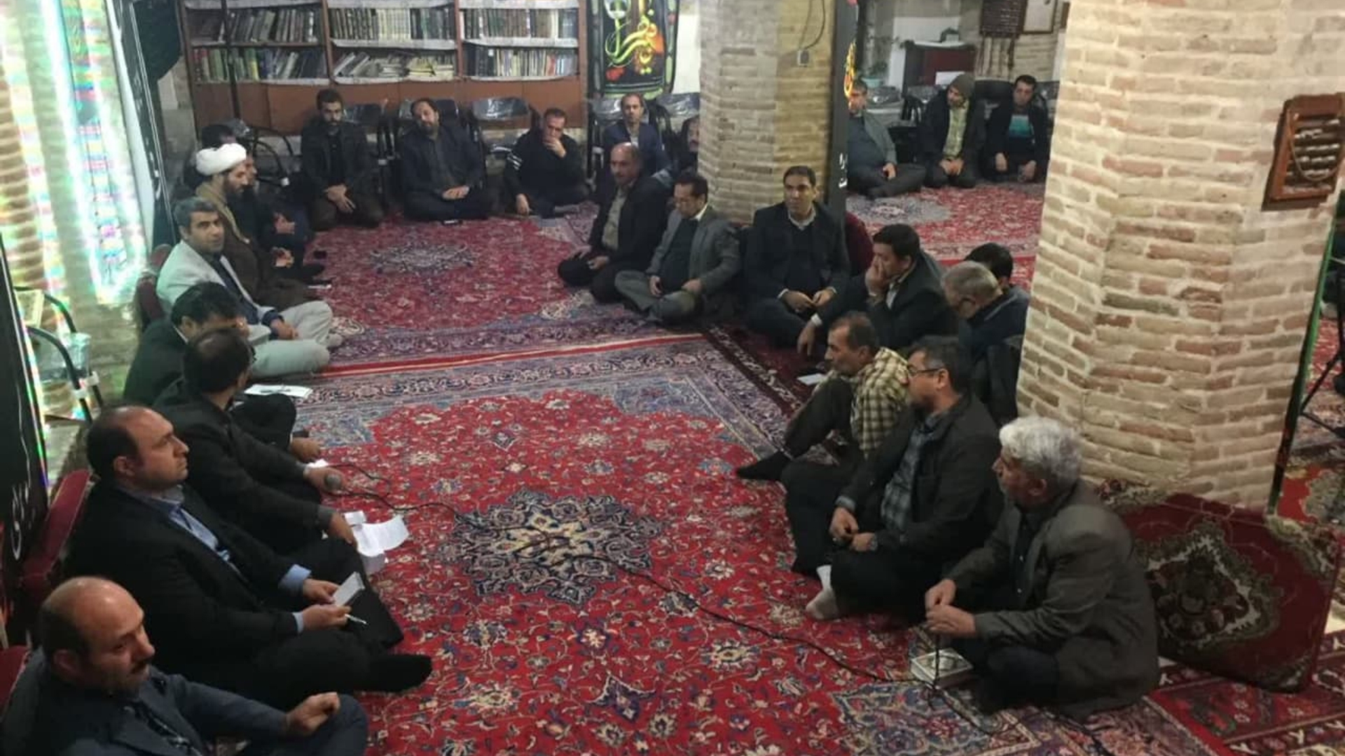 ششمین میزخدمت جهادی به مناسبت گرامیداشت #هفته_بسیج در مسجد قائمیه ترخوران با حضور دکتر اتابکی فرماندار شهرستان تفرش، سرهنگ پاسدار هاشمی فرمانده ناحیه مقاومت بسیج و روسای ادارات توسط بسیج کارمندی شهرستان تفرش برگزار گردید.