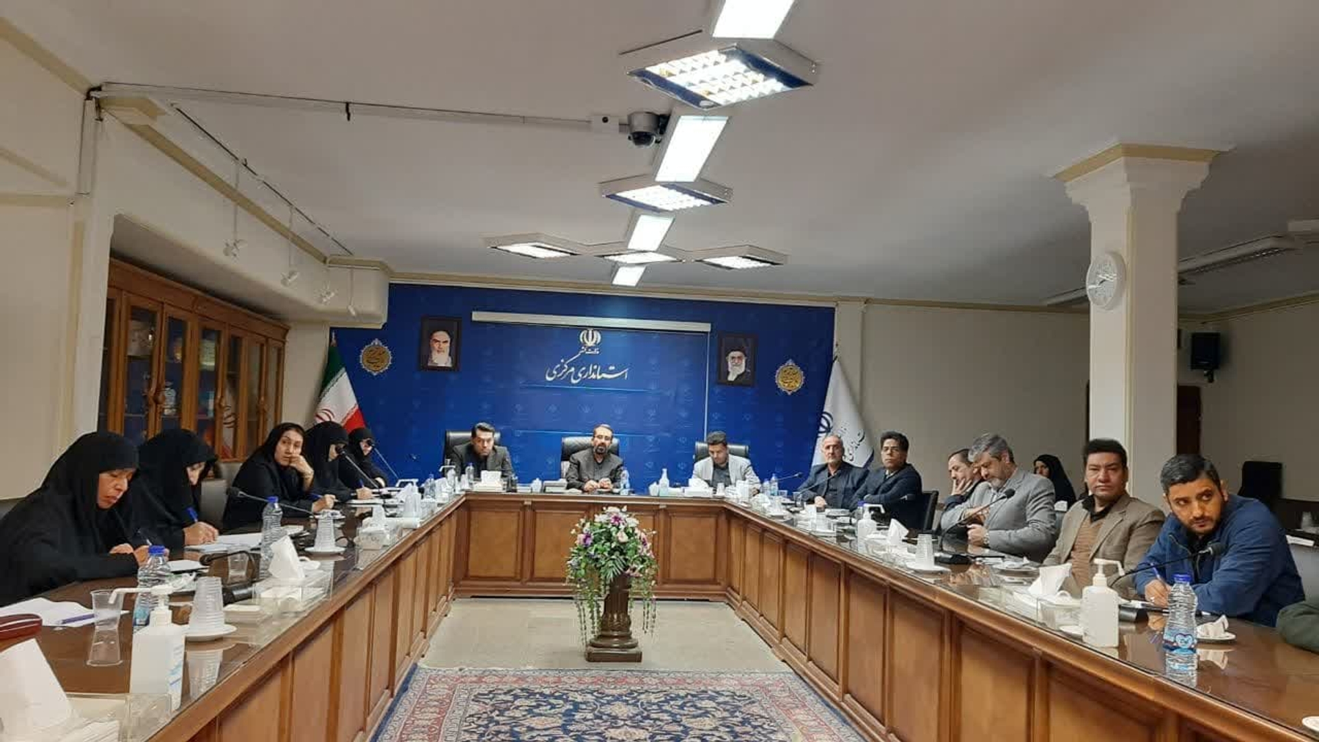 دومین  جلسه کارگروه مقابله با سقط غیر قانونی جنین به ریاست نظری معاون سیاسی ،امنیتی واجتماعی استانداری و دبیری  دکتر امانی رئیس دانشگاه علوم پزشکی و با  مفتح زاده مدیرکل امور بانوان وخانواده و سایر اعضا پیرامون راهکارهای مقابله با سقط غیر قانونی جنین و ارائه گزارش در این خصوص در محل استانداری برگزار شد.
چهارشنبه ۸ آذر ۱۴۰۲