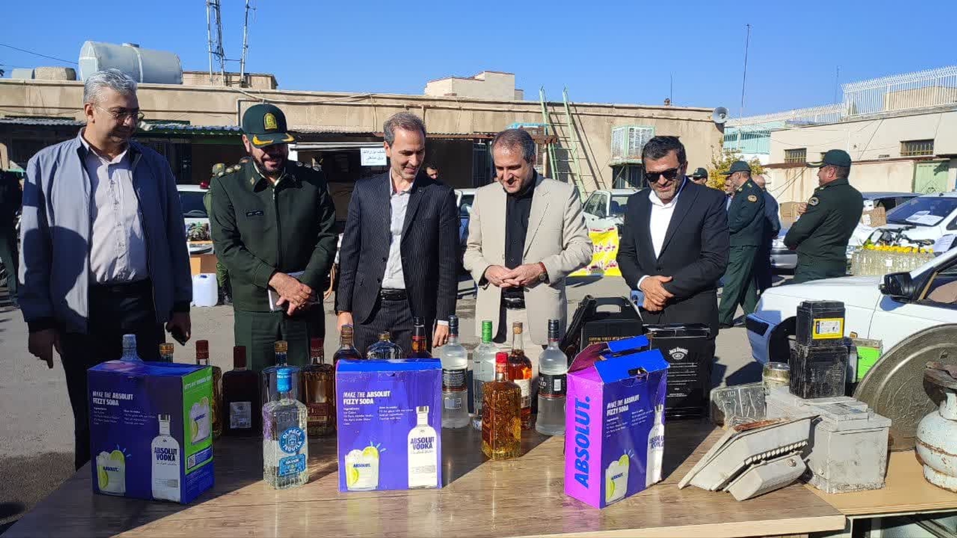 ۲۵ نقطه آلوده شهر ساوه پاکسازی شد.