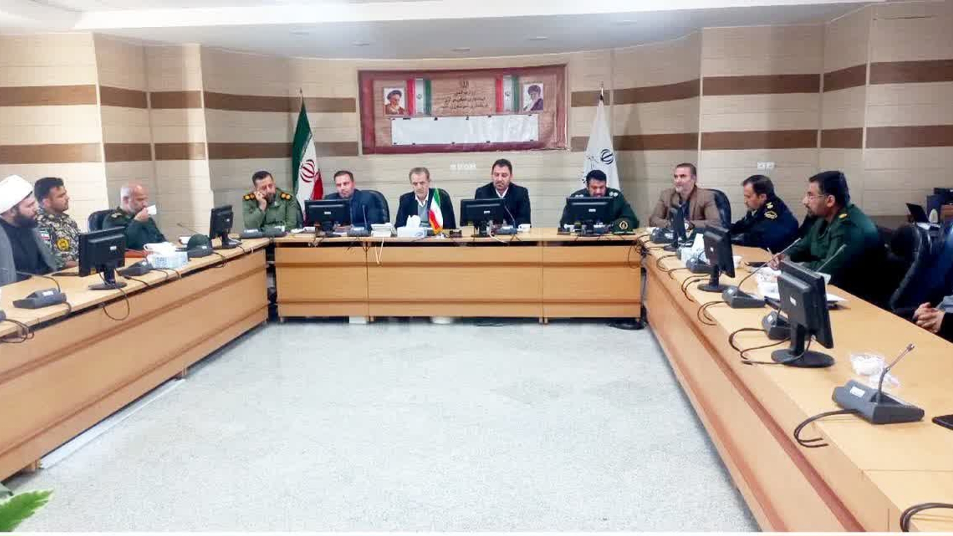 برگزاری جلسه برنامه ریزی برای مراسم استقبال از شهدای گرانقدر در شهرستان زرندیه