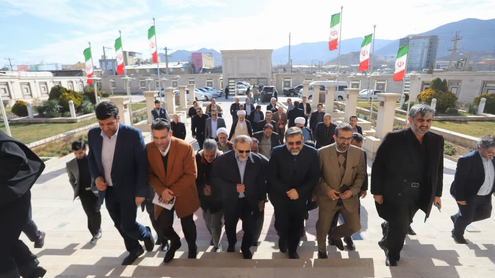 🔴وزیر فرهنگ و ارشاد اسلامی وارد اراک شد