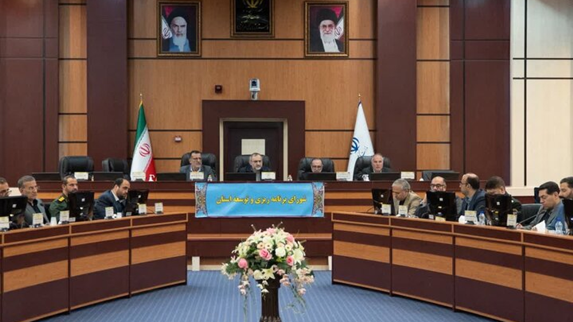 کم‌کاری در ارائه خدمات به مردم و اختلال در امور، تخلف اداری است