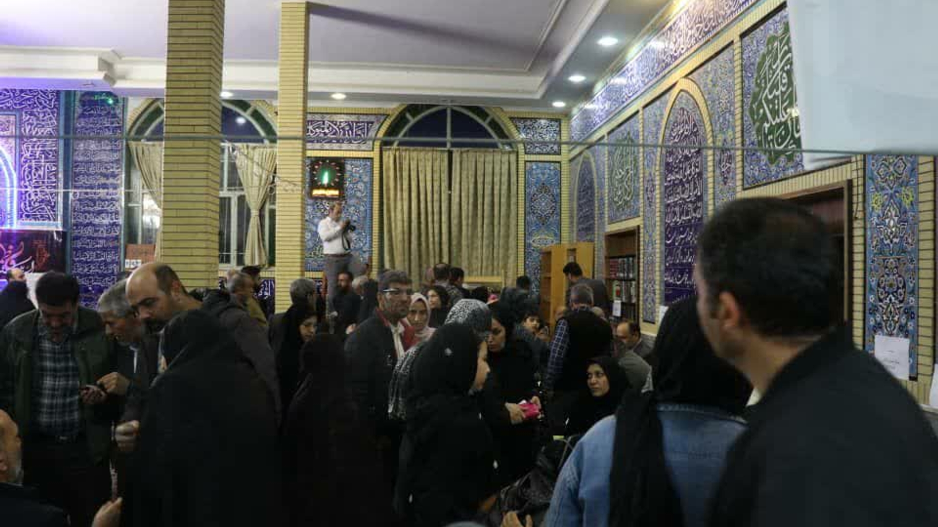 🔹 همزمان با گرامیداشت روز افراد دارای معلولیت میز خدمت بهزیستی در مصلی اراک برگزار شد