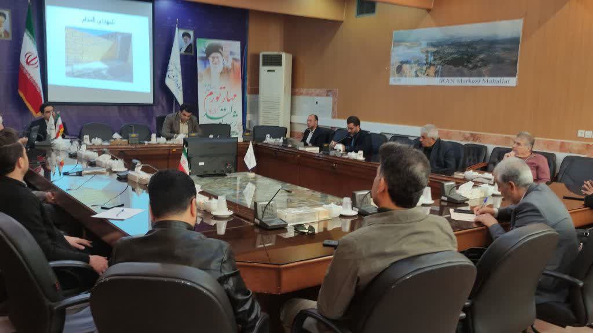 پیگیری مشکلات سالمندان در دستور کار فرمانداری