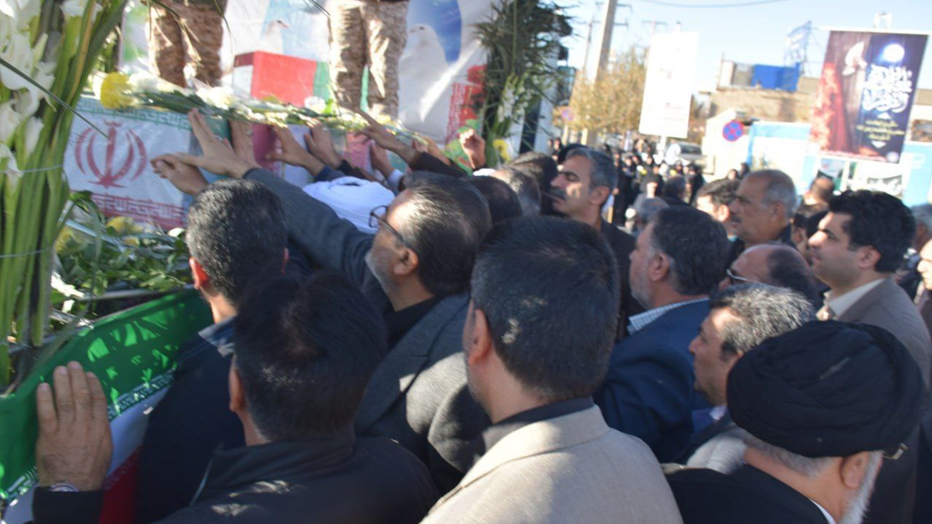 پیکر مطهر پنج شهید خوشنام وارد شهرستان محلات شد.