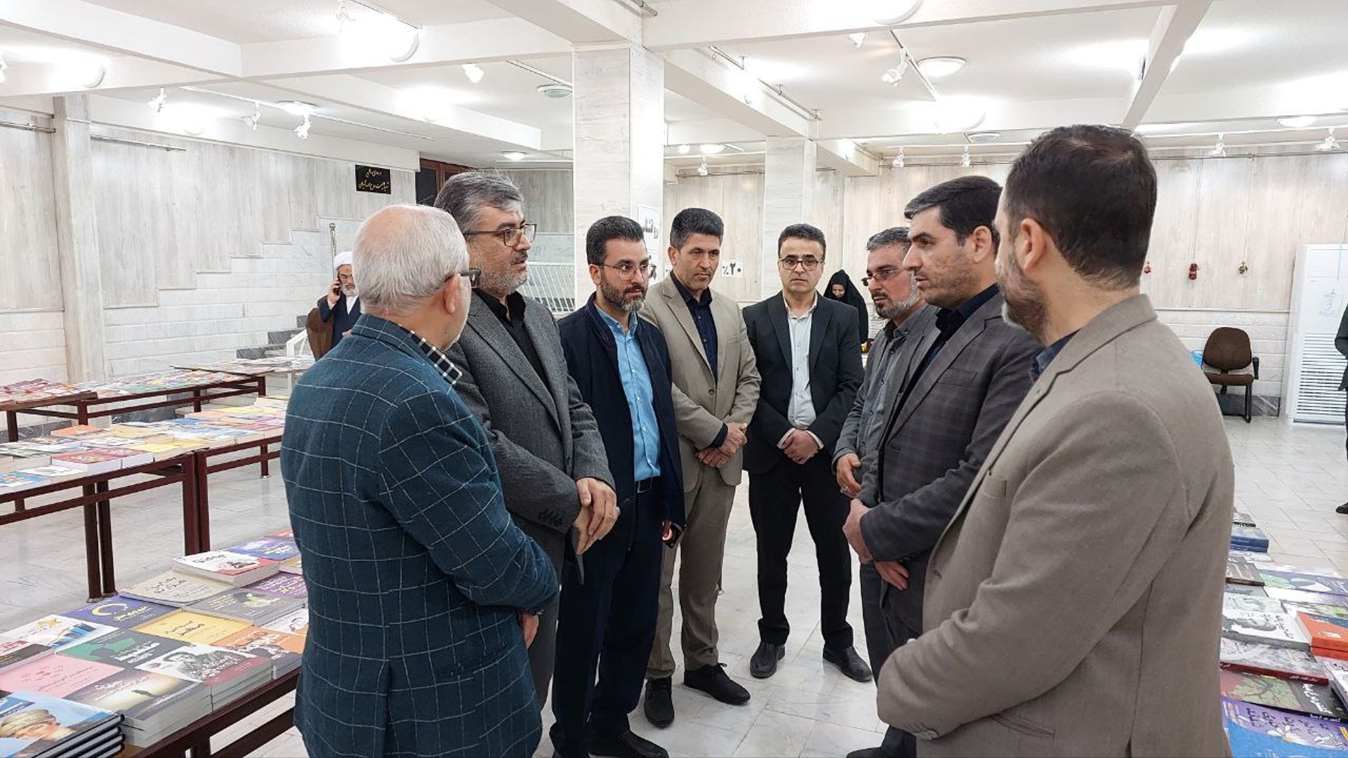 افتتاح نمایشگاه کتاب و محصولات فرهنگی در محلات