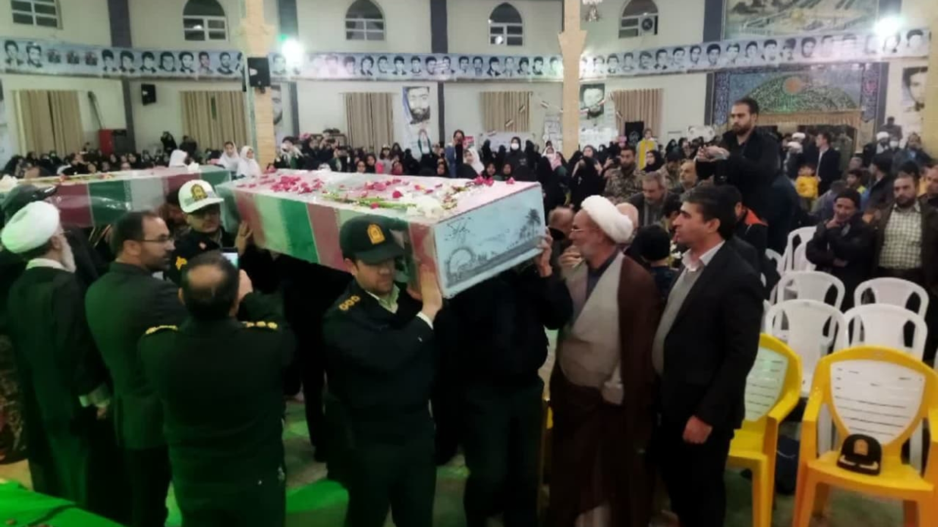 شب‌های بهشتی با شهدا

🔺همزمان با حضور ۵ شهید گمنام دفاع مقدس در شهرستان تفرش مراسم شبی با شهدا در محل مصلی ولایت برگزار گردید.