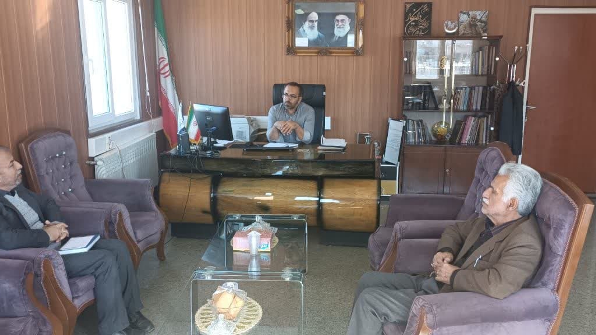 نشست هم اندیشی فرماندار با مدیرعامل شرکت توسعه عمران شهرستان تفرش