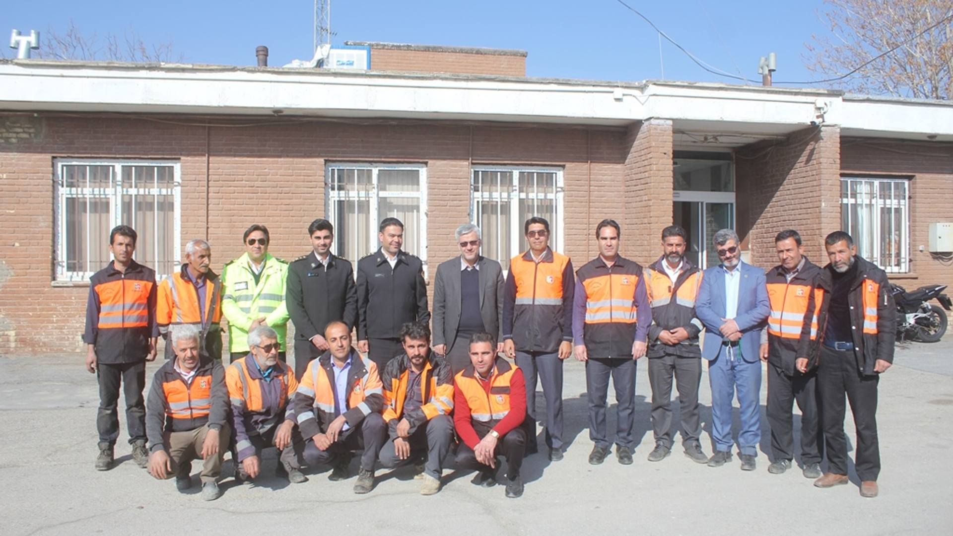 فرماندار از اداره راهداری و حمل ونقل شهرستان خمین بازدید کرد