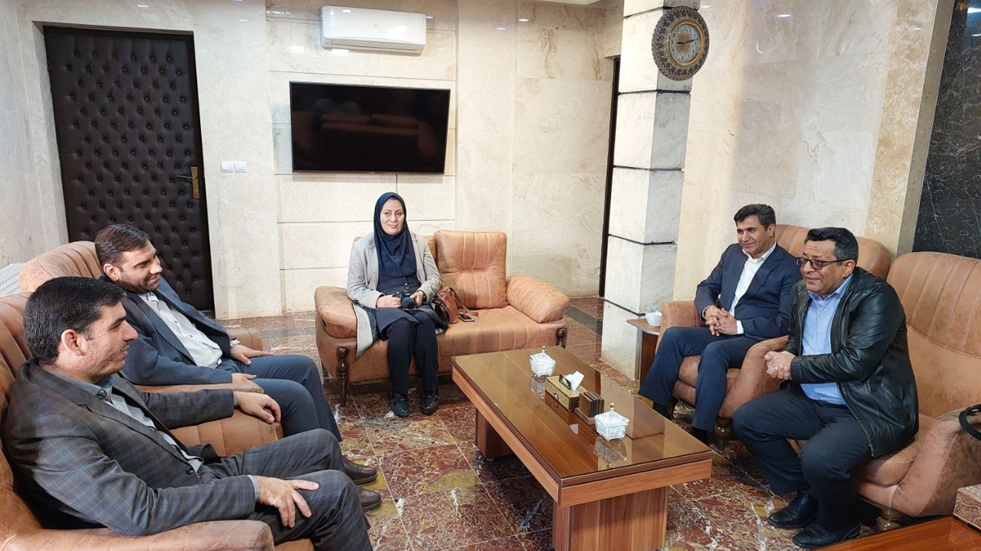 دیدار معاون بهداشت و رییس مرکز بهداشت استان مرکزی با سرپرست فرمانداری شهرستان محلات