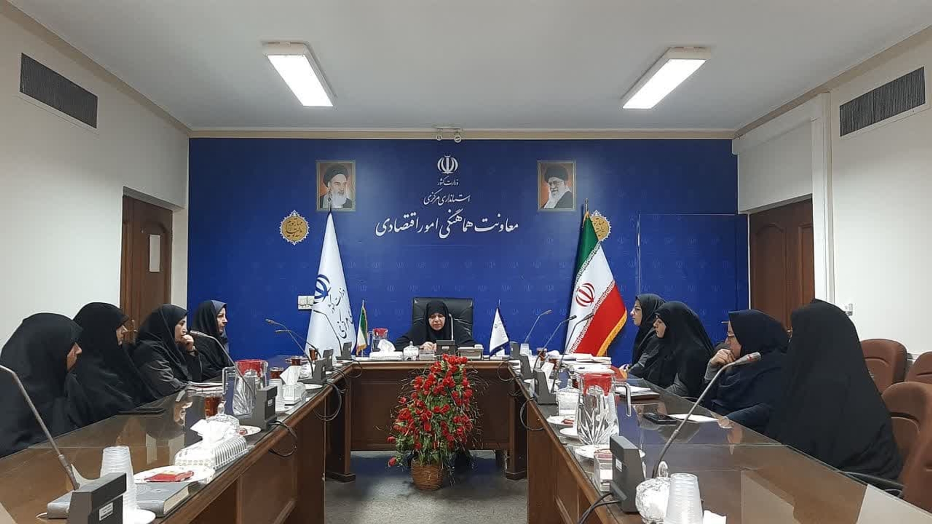 دومین جلسه هماهنگی وبرنامه ریزی جهت برگزاری کنگره زنان تاثیر گذار استان در دی ماه سال جاری به ریاست مفتح زاده مدیر کل دفتربانوان وخانواده  باحضور اعضا در استانداری برگزار گردید .
شنبه ۲ دی ۱۴۰۲