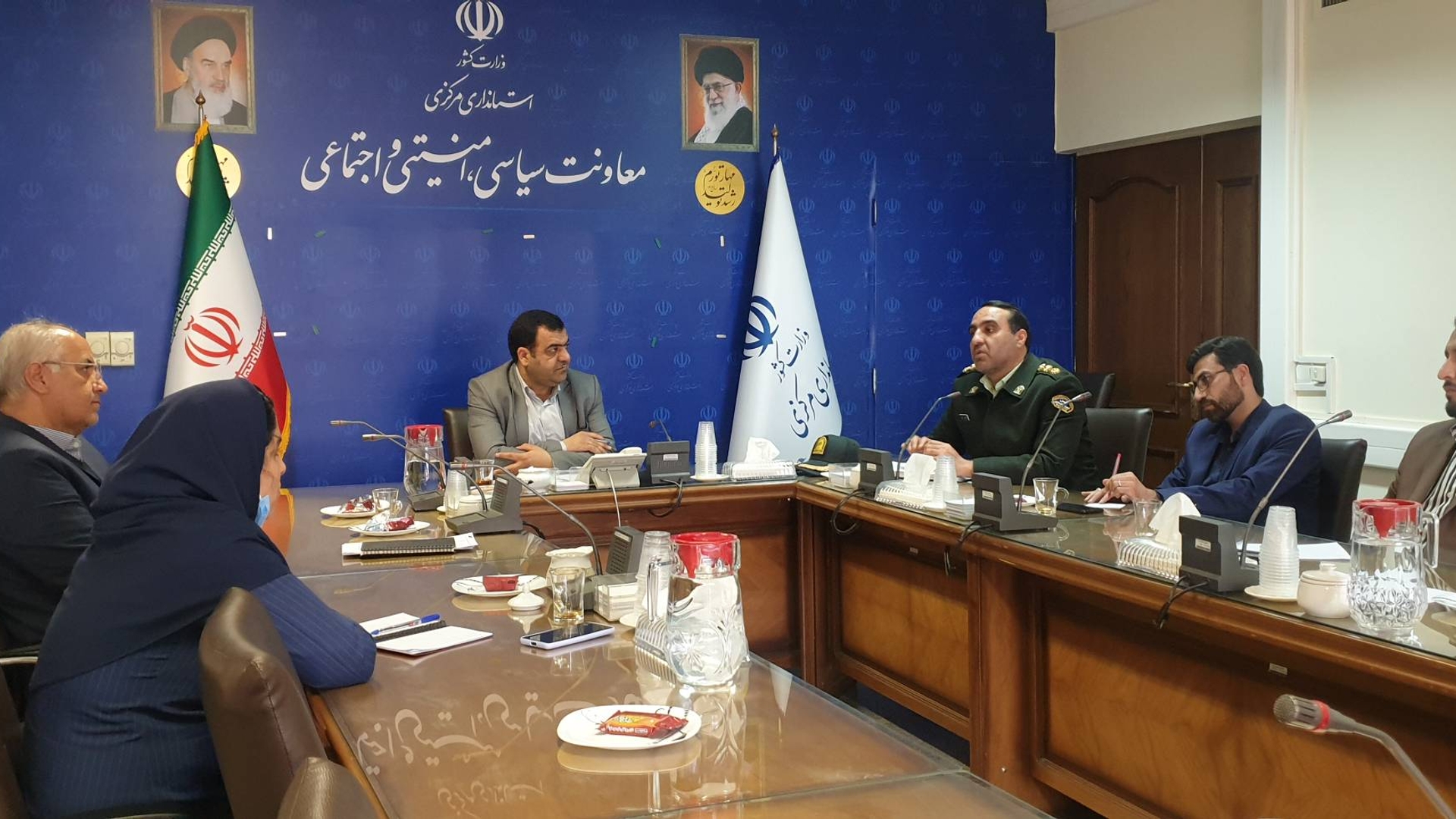 برگزاری دومین جلسه قرارگاه مقابله با قاچاق کالا و ارز در سطح عرضه