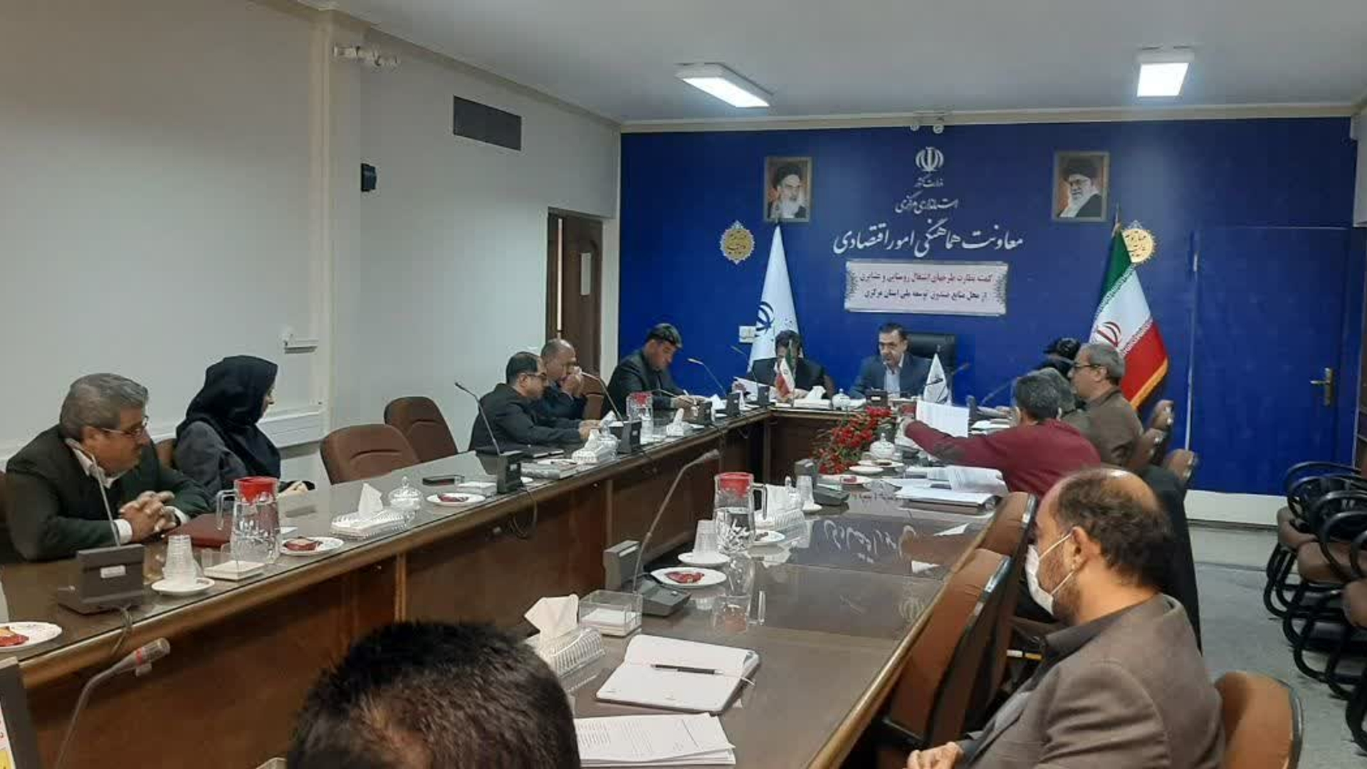 نظارت بر تسهیلات پرداخت شده اوایجاد وامهای روستایی وعشایری
جلسه کارگروه نظارت بر تسهیلات پرداخت شده از محل متابع قانون حمایت از توسعه وایجاد وامهای روستایی وعشایری با استفاده از منابع صندوق توسعه ملی به ریاست میرزاخانی معاون هماهنگی امور اقتصادی وتوسعه منطقه ای با حضور اعضای عضو کارگروه برگزار گردید.
در این جلسه گزارش دستگاههای اجرایی وبانک های عامل وتیم نظارت استان در خصوص موارد مغایر با قانون ارائه وتصمیمات لازم اتخاذ گردید.
چهار شنبه۱۴۰۲-۰۹-۱۵
@Economicostandarimarkazi