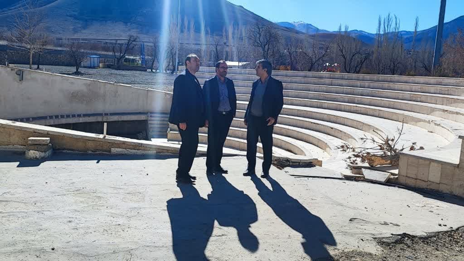 بازدید فرماندار به همراه شهردار و رئیس شورای اسلامی از پارک حکیم نظامی