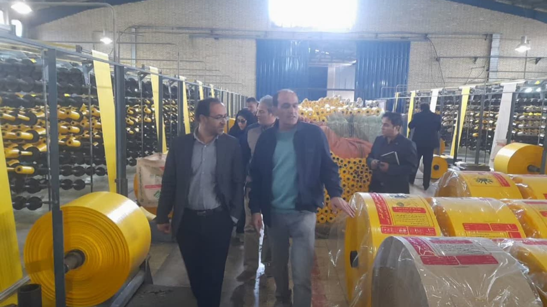 بازدید اتابکی فرماندار و خوشنویسان مدیرعامل شرکت شهرک‌های صنعتی استان از واحد‌های تولیدی شهرک صنعتی