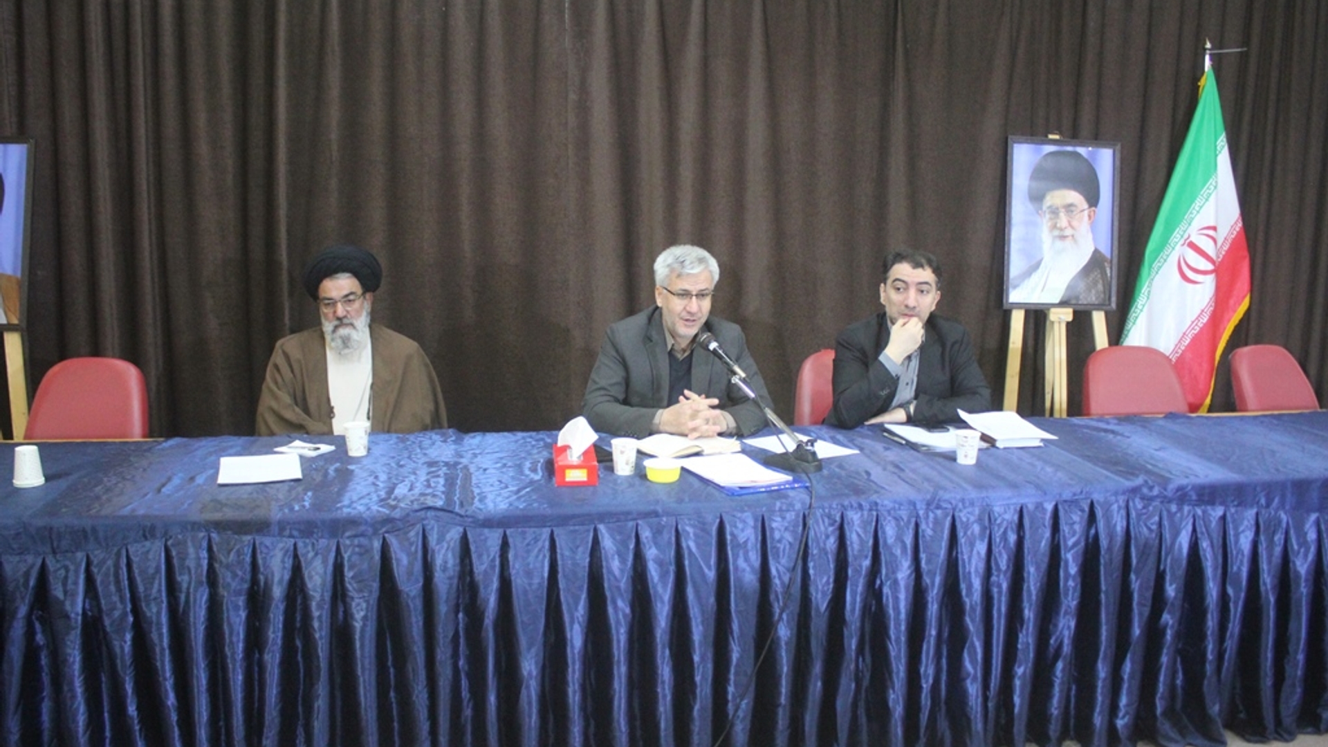 جلسه هماهنگی برگزاری هفته فرهنگی "برآستان آفتاب " شهرستان خمین برگزار شد