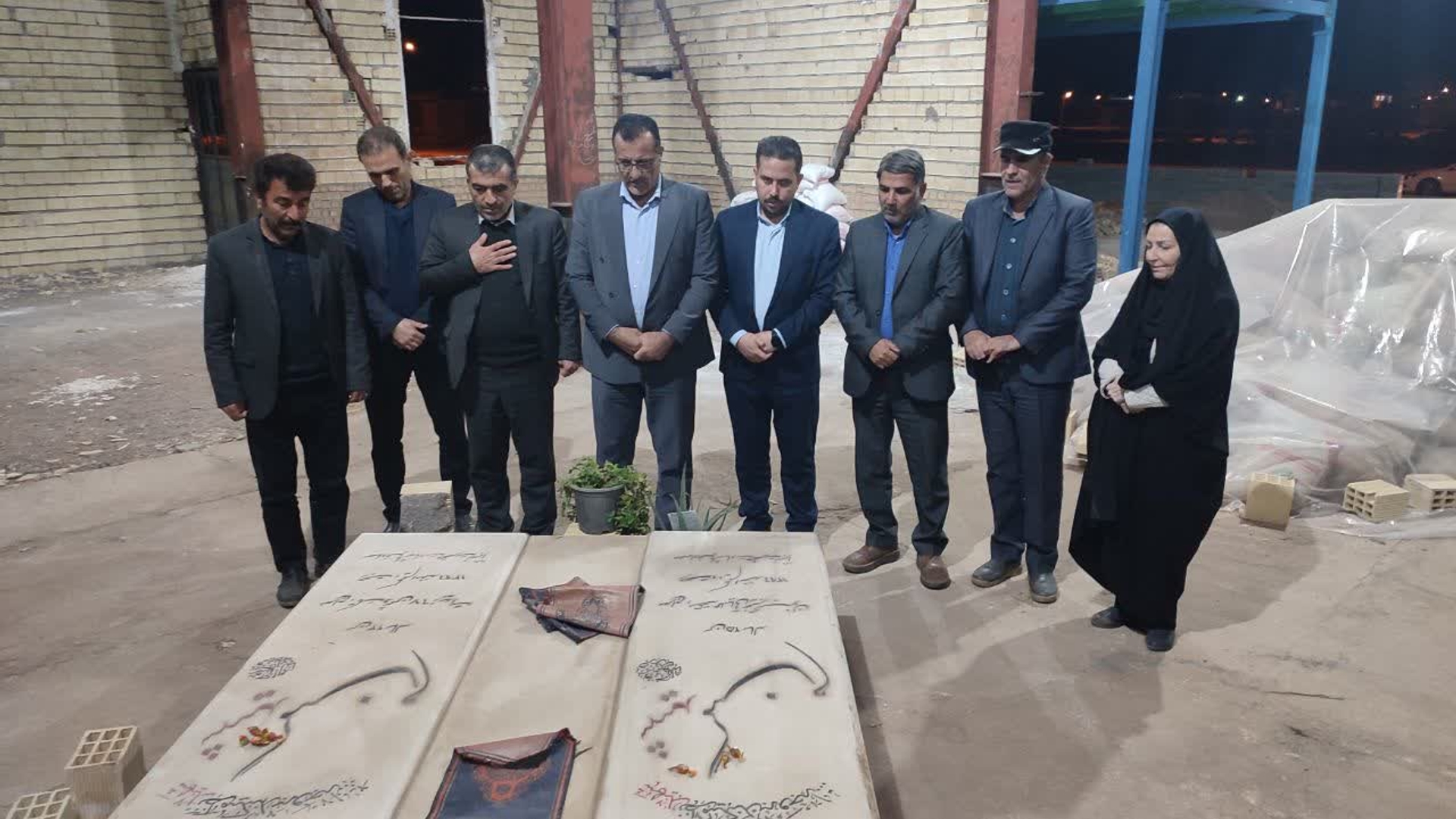 بازدید فرماندار  از روند ساخت محل شهدای گمنام شهر زاویه.