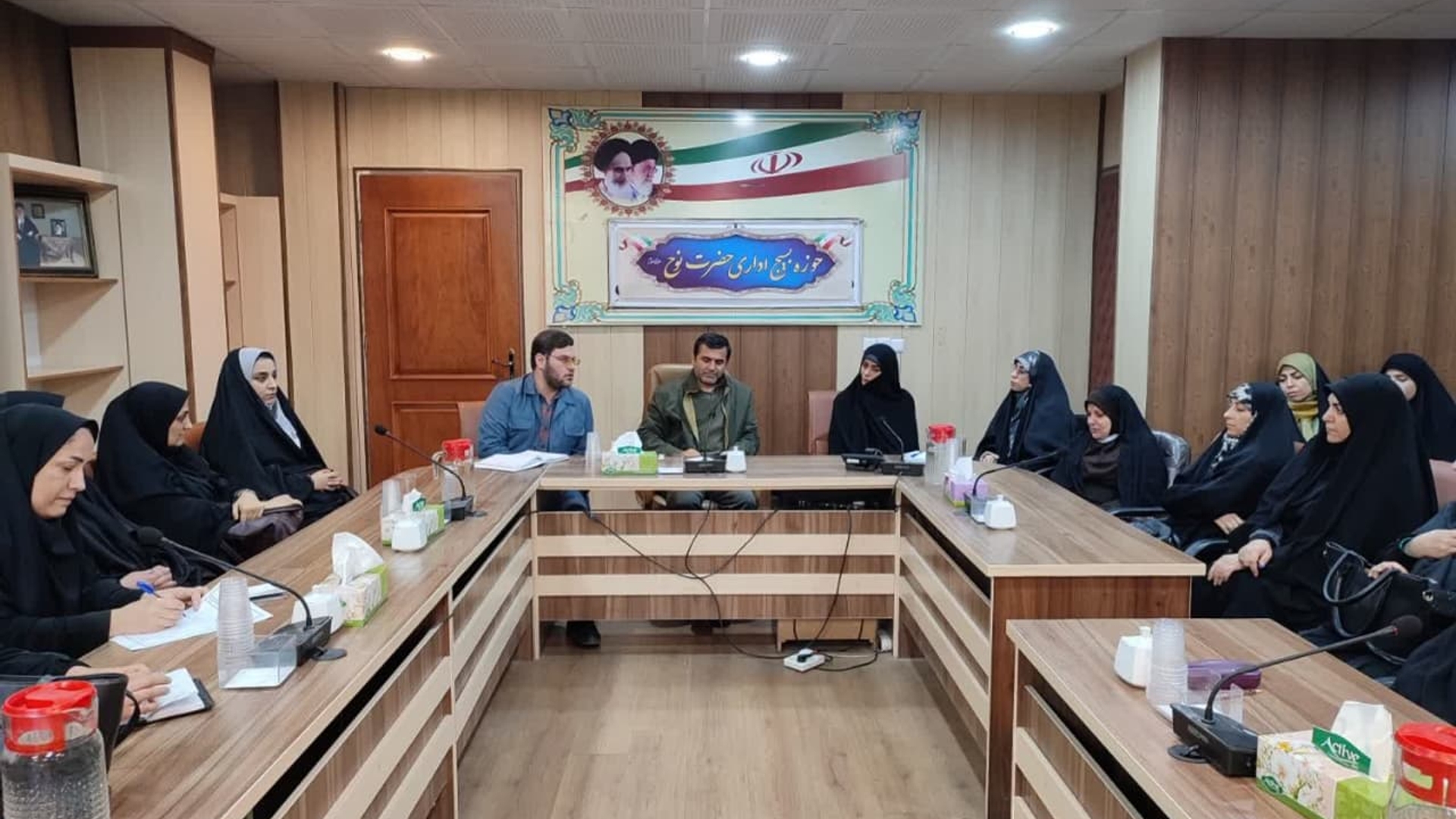 جلسه هیئت اندیشه ورز با موضوع عفاف و حجاب
