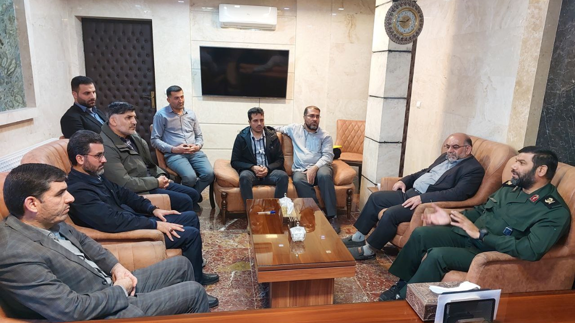 دیدار فرمانده تیپ ۷۱ مردم پایه روح الله استان مرکزی با سرپرست فرمانداری شهرستان محلات