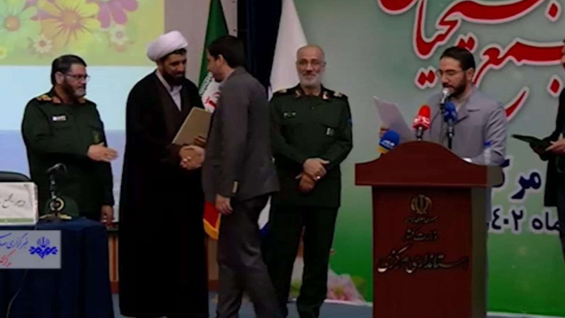 سرپرست فرمانداری شهرستان محلات در مجمع بسیجیان استان مرکزی به عنوان فرماندار بسیجی برتر استان معرفی شد.