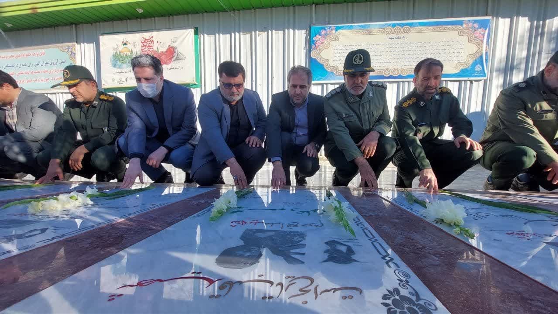 گلباران مزار شهدای مدافع حرم