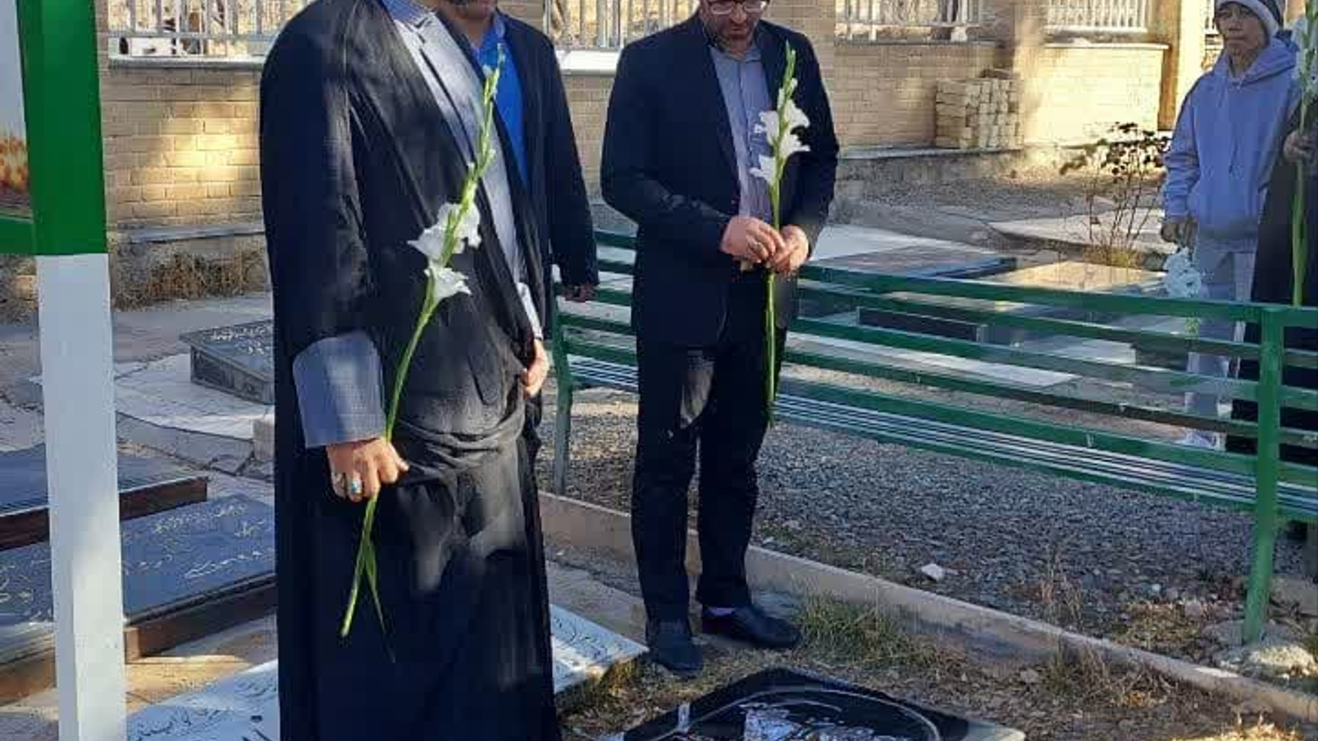 گلباران قبر مطهر شهیده