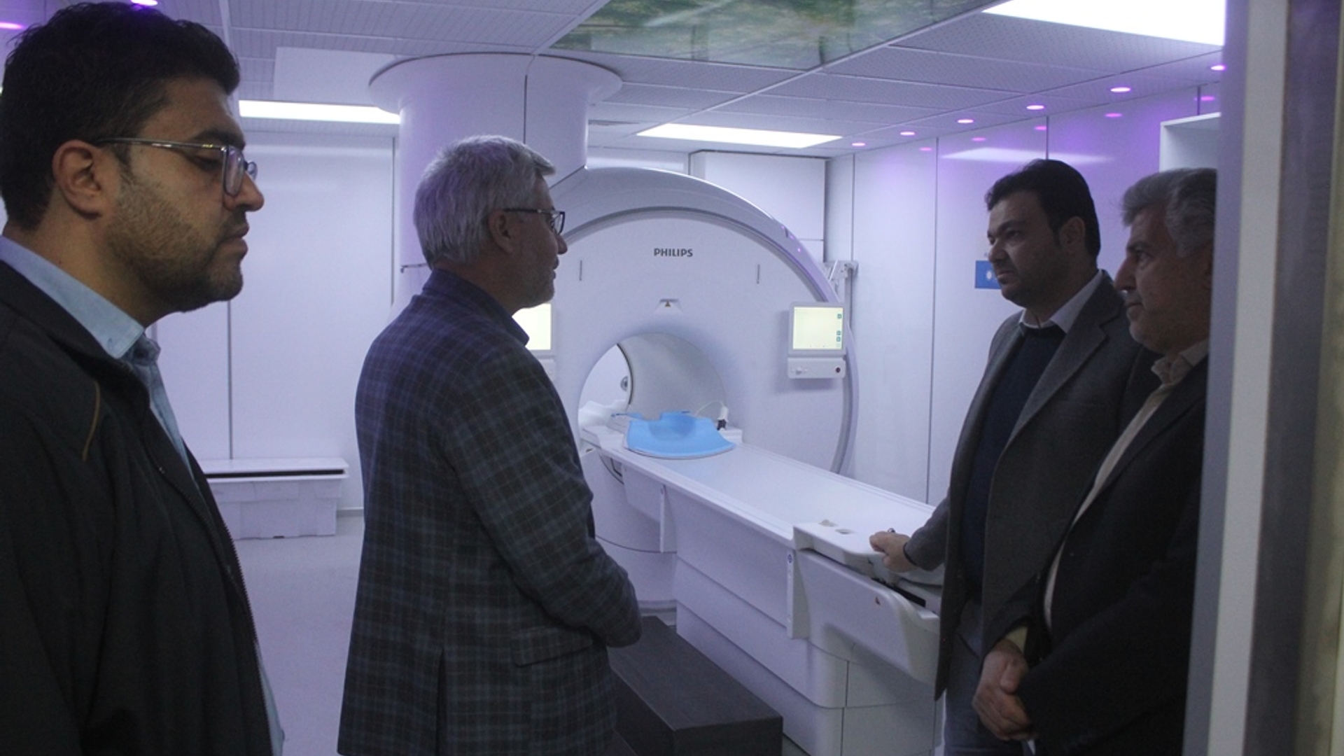 فرماندار از بخش ام ار آی بیمارستان امام خمینی (ره) خمین بازدید کرد