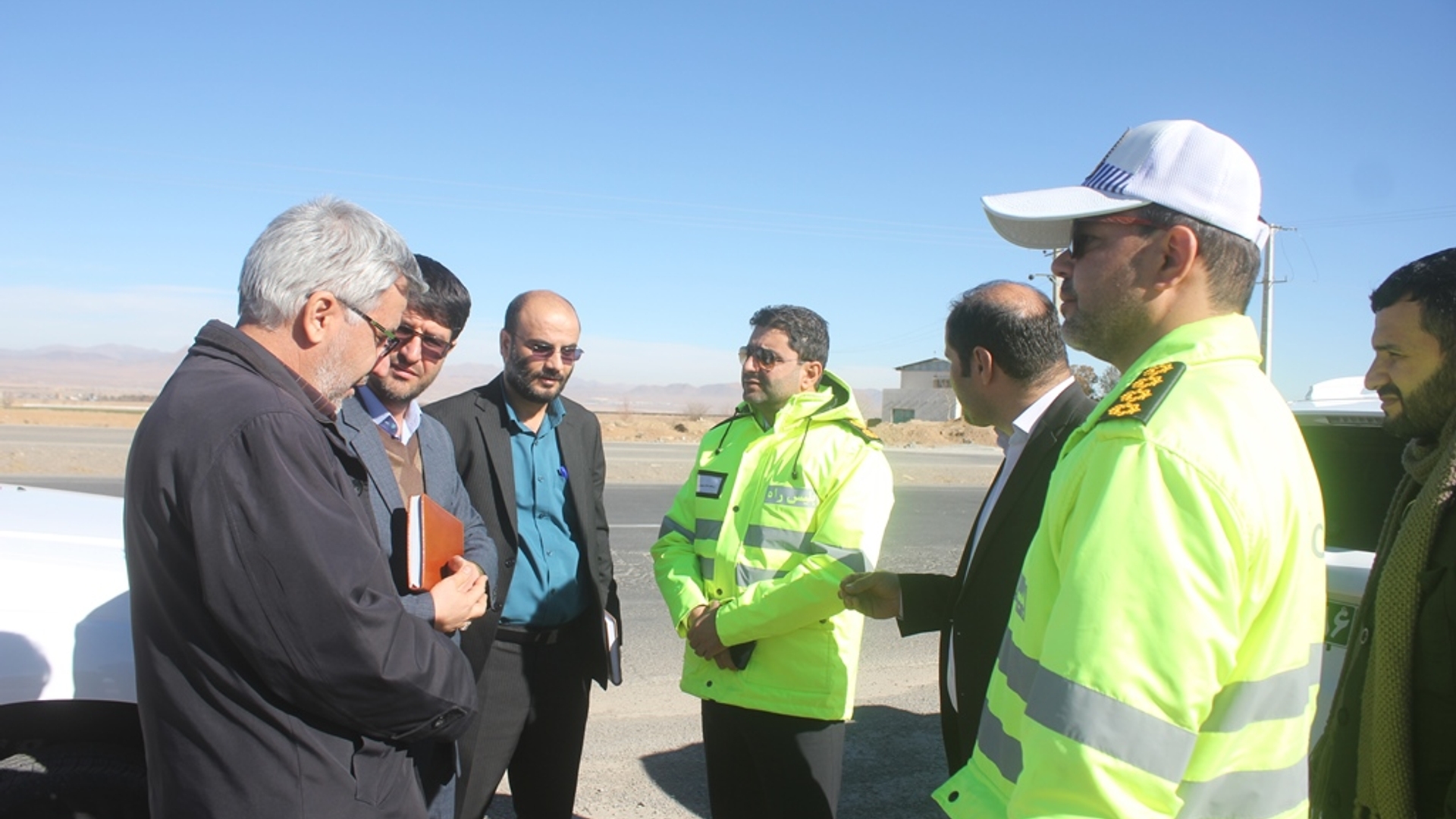 فرماندار و فرمانده پلیس راه استان از محورهای مواصلاتی شهرستان خمین بازدید کردند