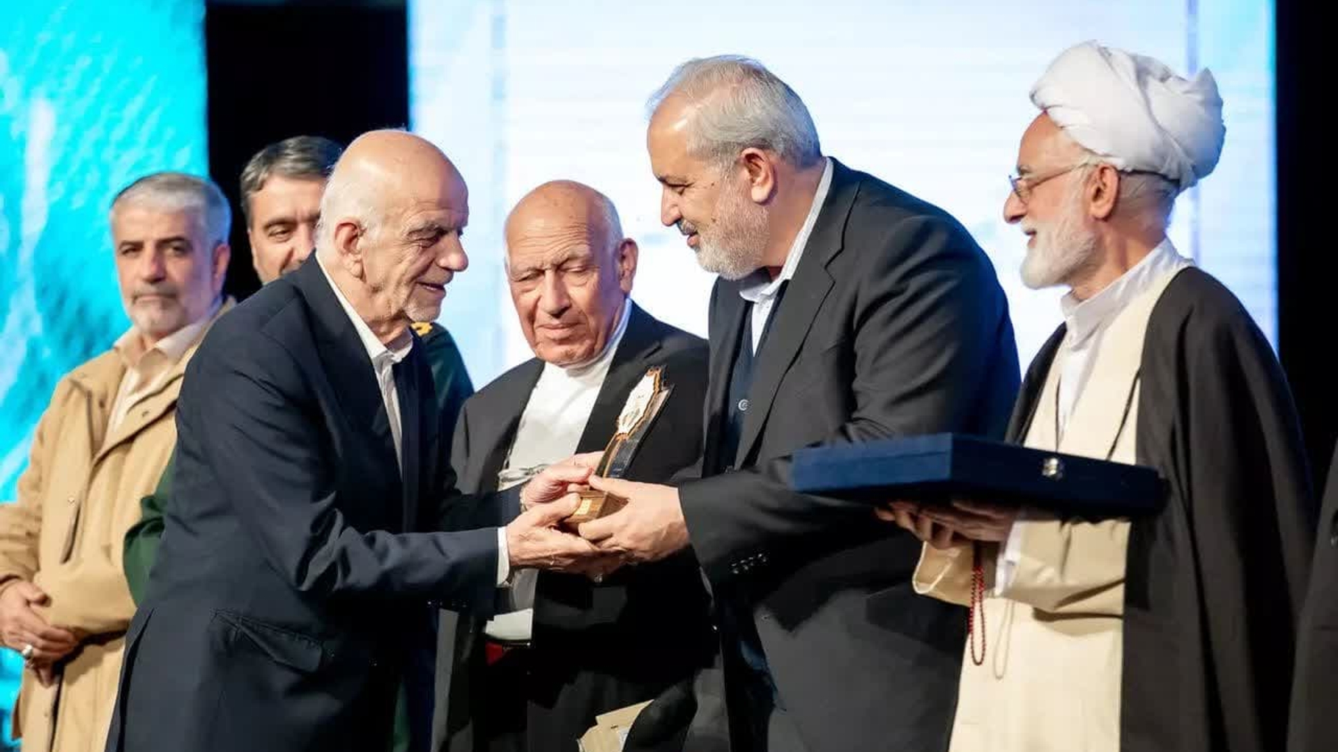 چه کسانی در همایش "سرآمدان دیار آفتاب" تجلیل شدند؟