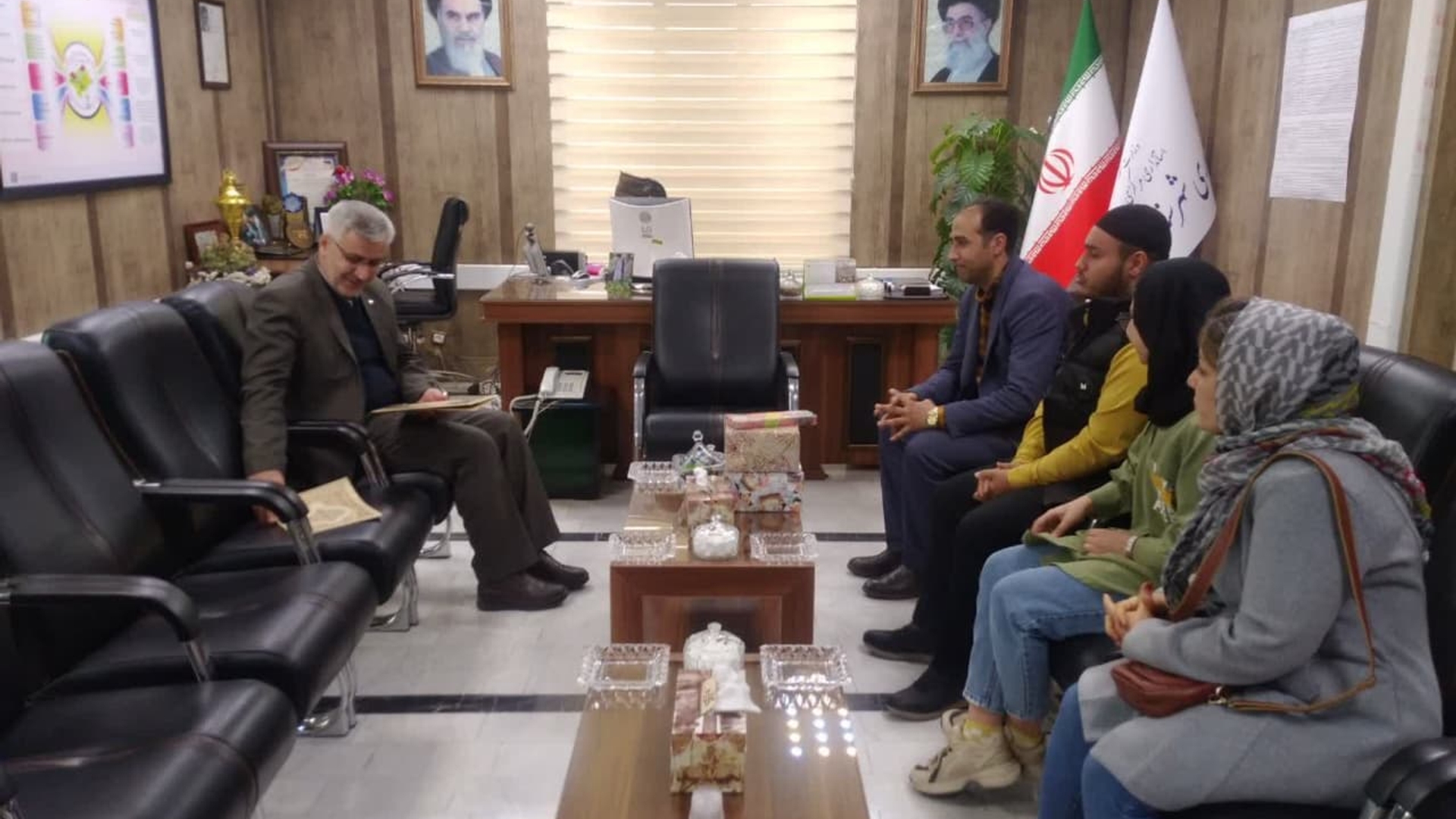 از برگزیدگان شهرستانی مسابقات بین المللی نقاشی و قصه گویی آئینی سنتی تجلیل شد