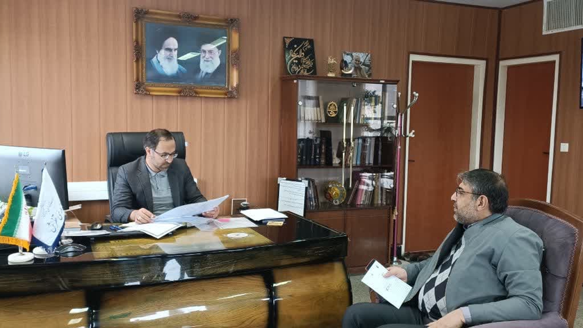 جلسه بررسی تامین زمین جوانی جمعیت و الحاق زمین به محدوده روستاها