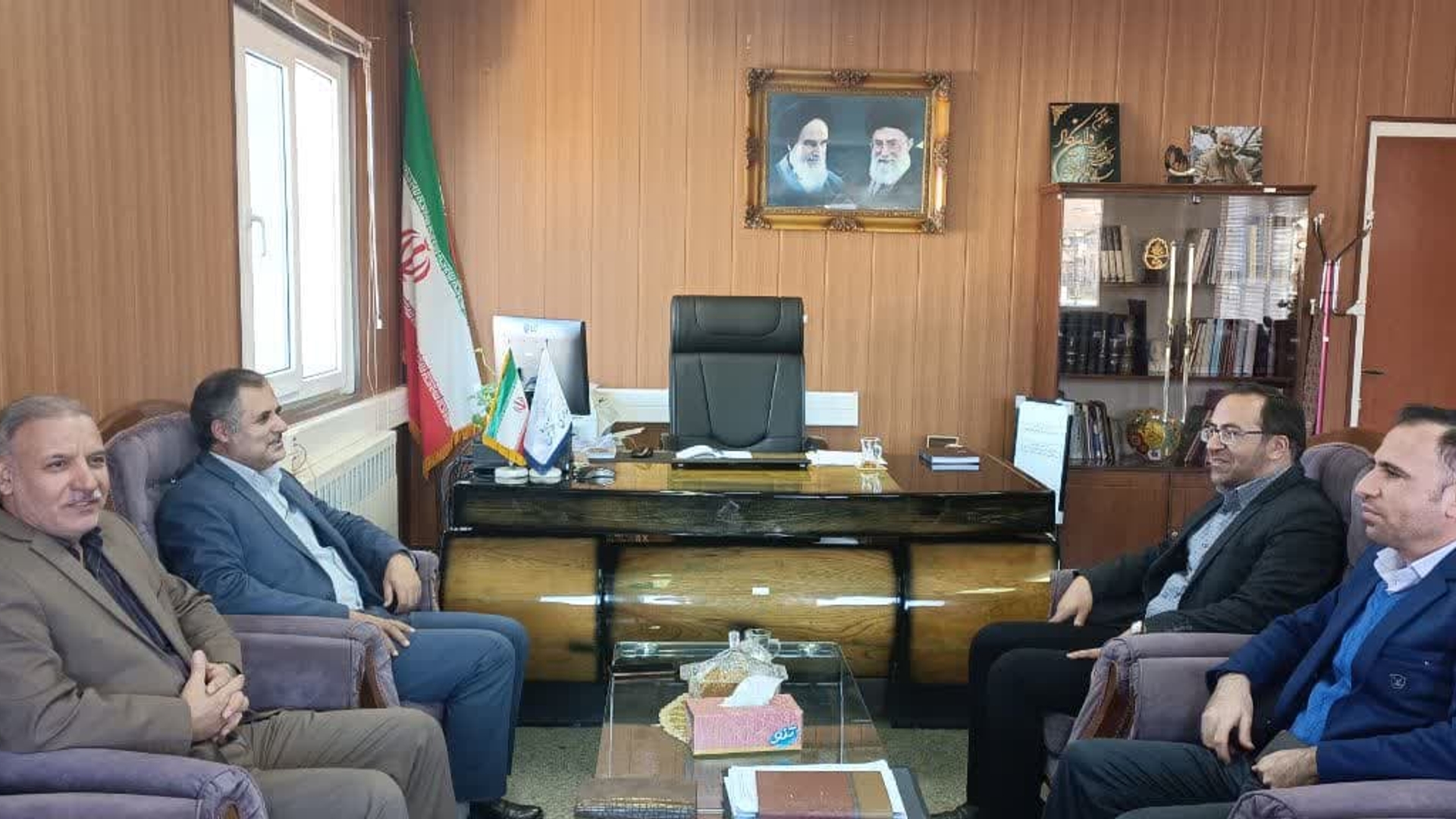 دیدار مهندس آمره ای مدیرعامل آب منطقه ای و اسدی معاون مدیرعامل با فرماندار