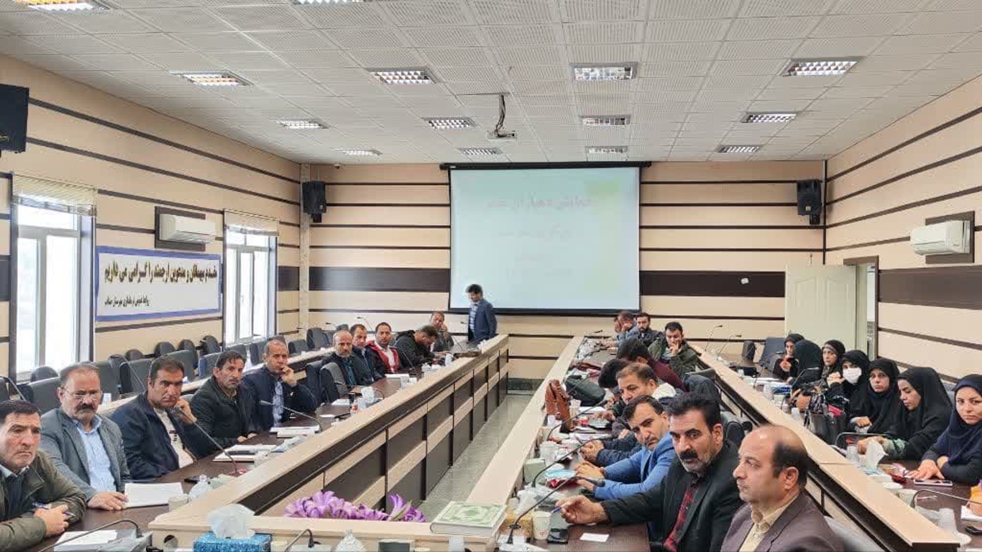 همایش دهیاران با موضوع خانواده و جوانی جمعیت و فرزند آوری