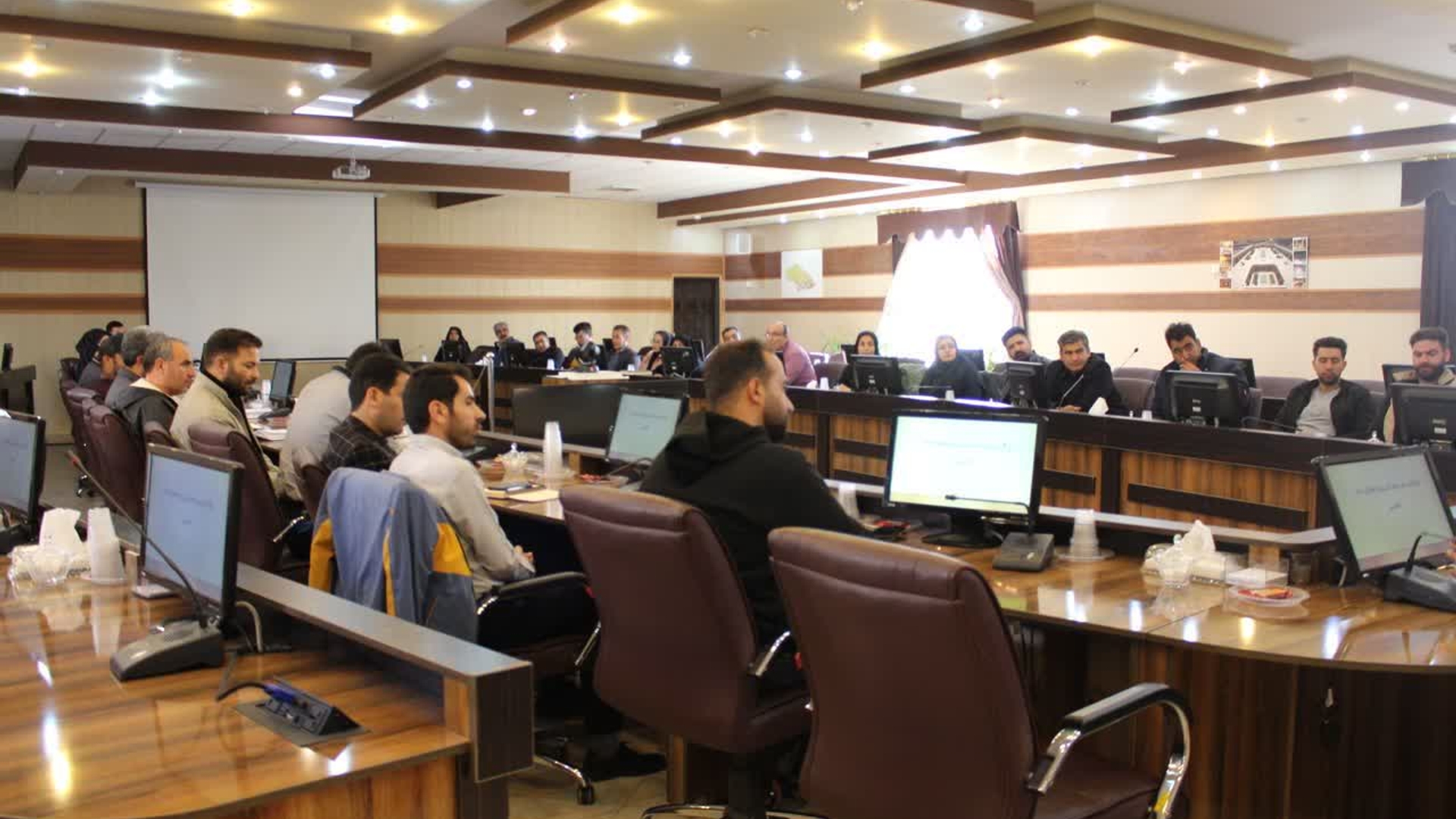 برگزاری جلسه آشنایی با وظایف، تشکیلات و جایگاه دهیاری ها ویژه دهیاران دهیاری های جدید التاسیس