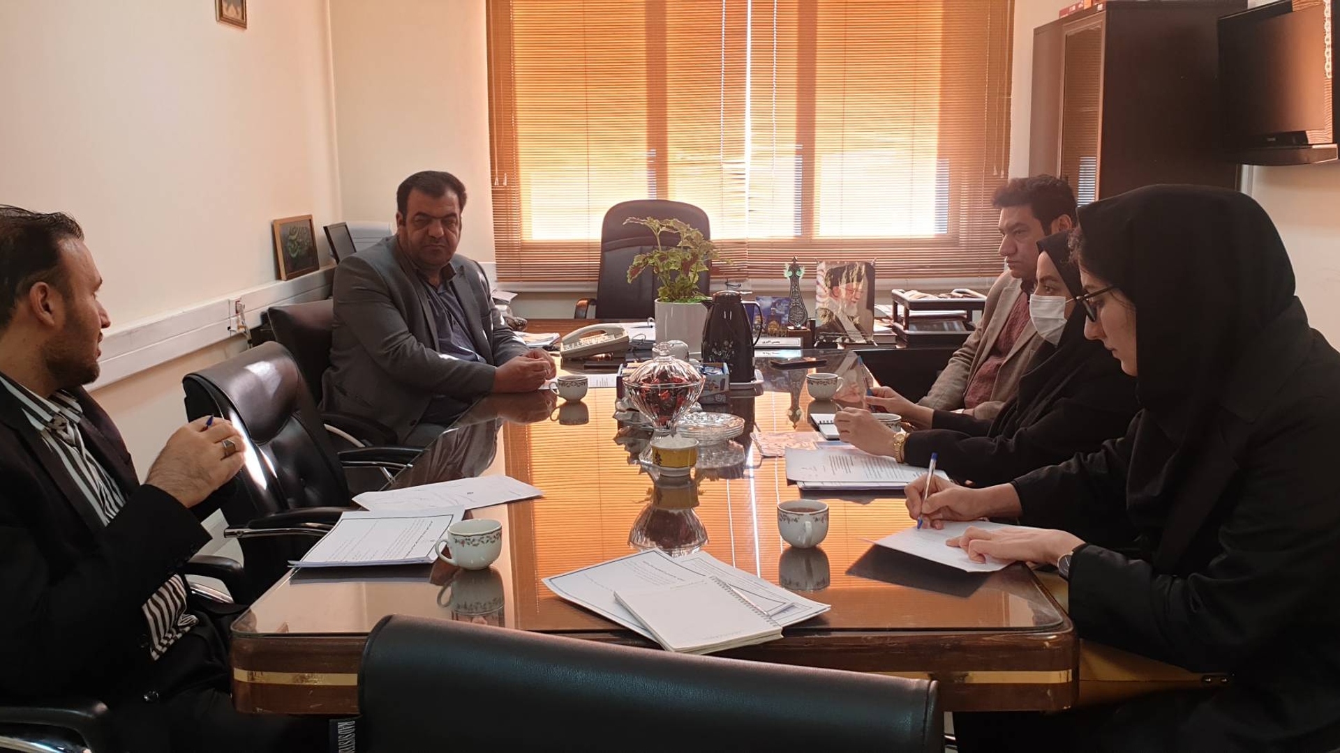 برگزاری جلسه هماهنگی کمیسیون با دانشگاه علوم پزشکی استان در خصوص اقدامات پیشگیرانه و مقابله ای مبارزه با قاچاق کالای سلامت محور