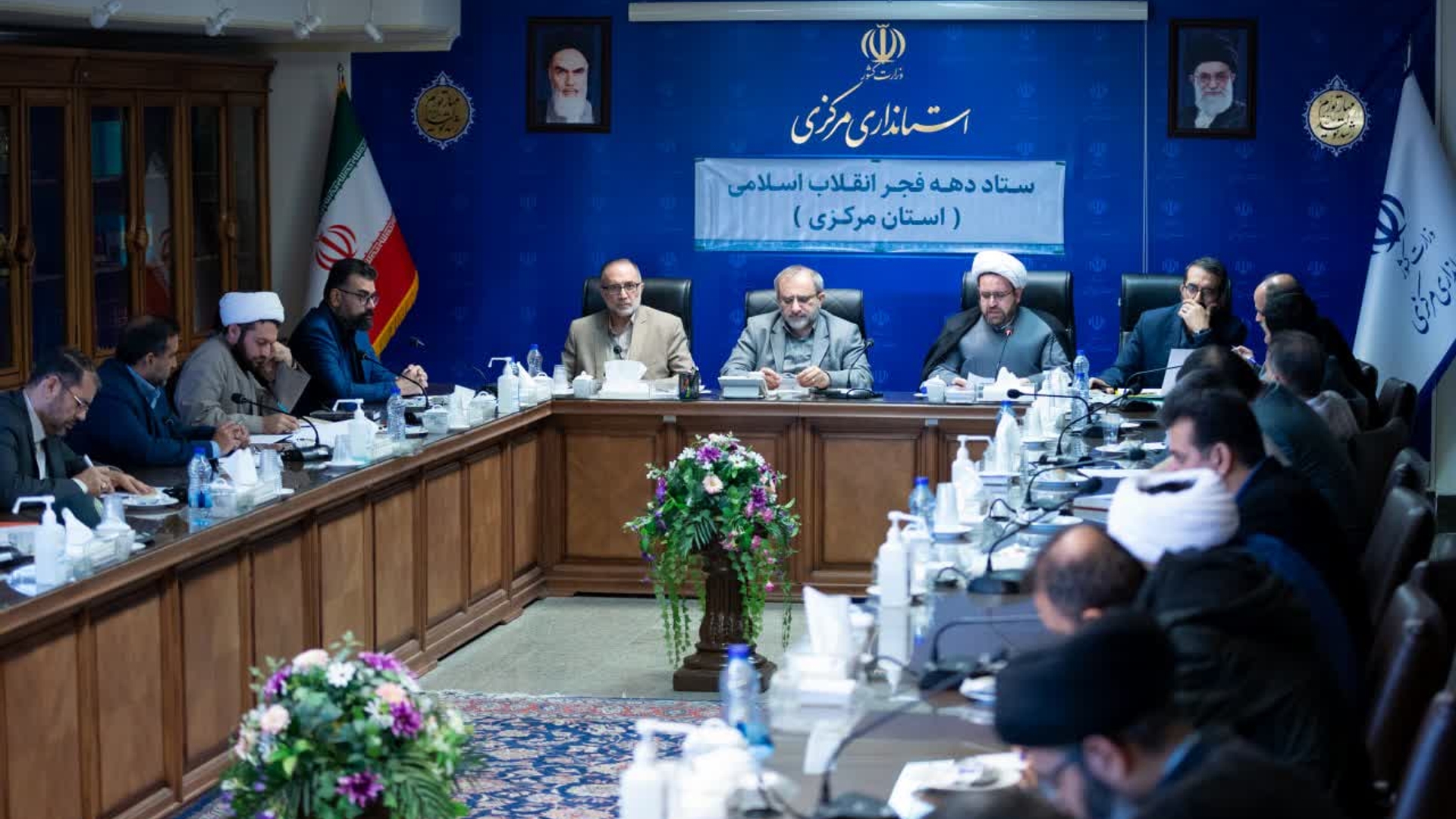 نشست ستاد گرامیداشت ایام‌الله دهه فجر انقلاب اسلامی به ریاست استاندارو با حضور دکتر سید مجتبی آل یاسین معاون توسعه مدیریت و منابع استانداری و مدیران دستگاه‌های عضو، برگزار شد.