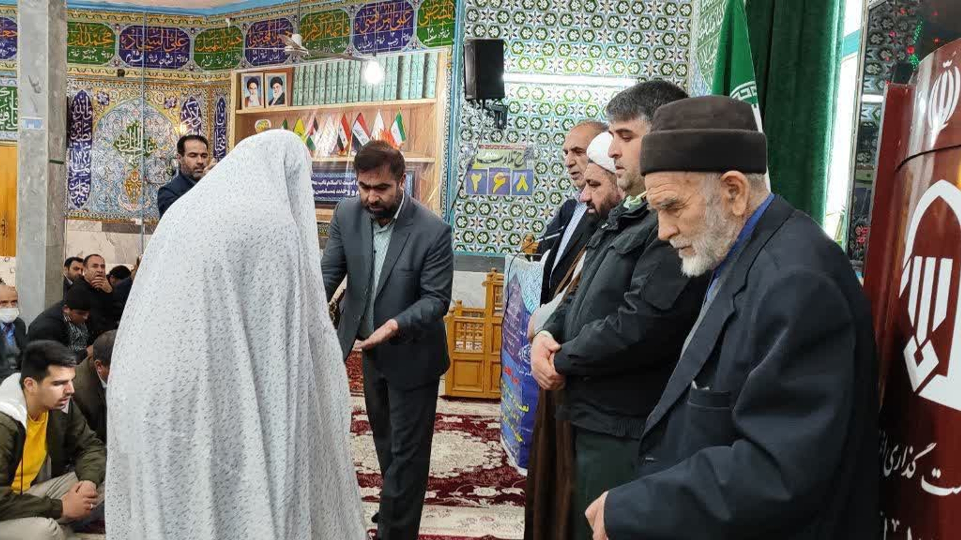 مراسم تجلیل و تقدیر از خواهران و دختران اعتکاف اولی در بین الصلاتین نماز جمعه مورخ ۶ بهمن ماه