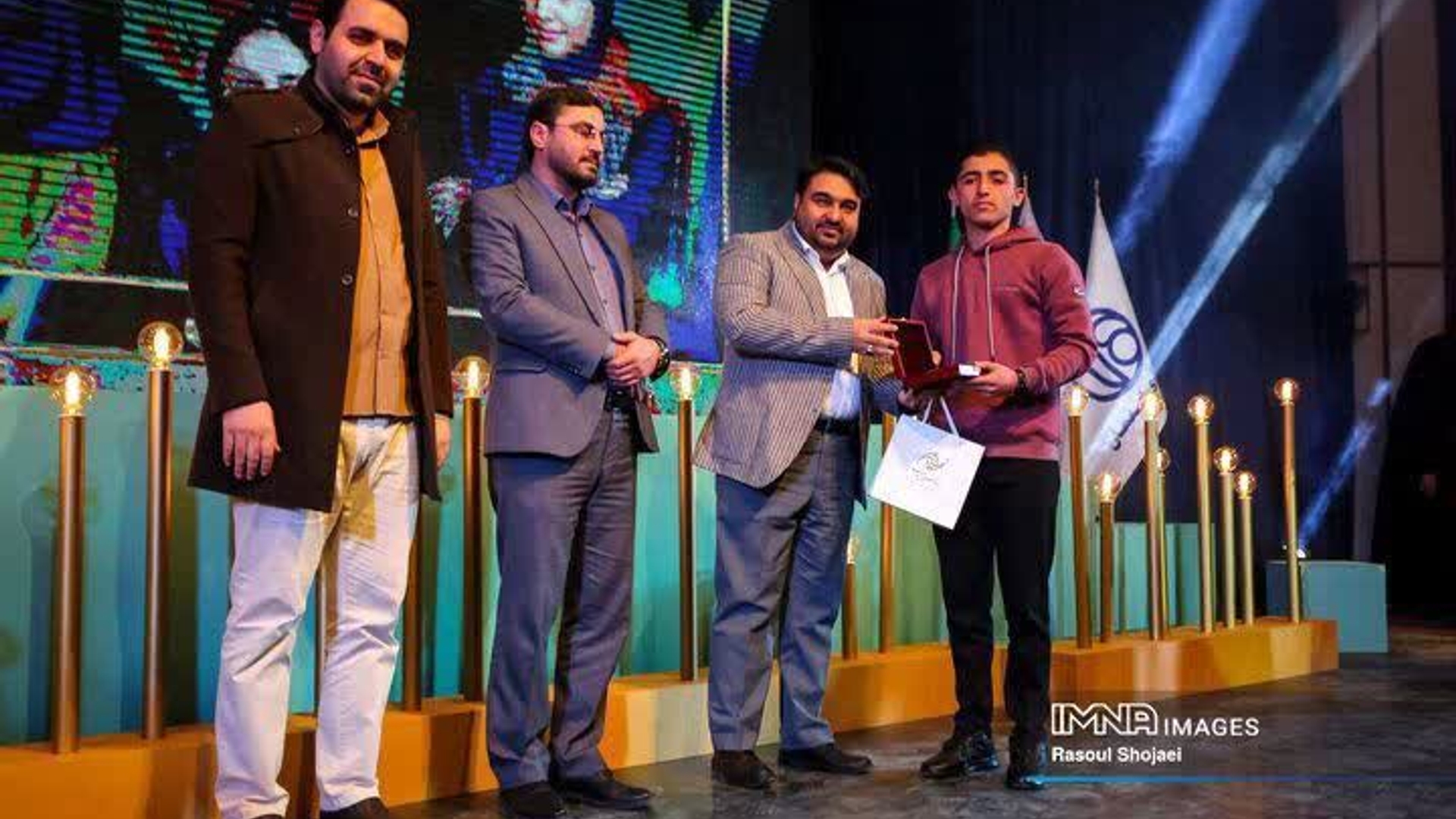 مدال سینمای ایران بر قلب نوجوان تلخابی آرام گرفت.