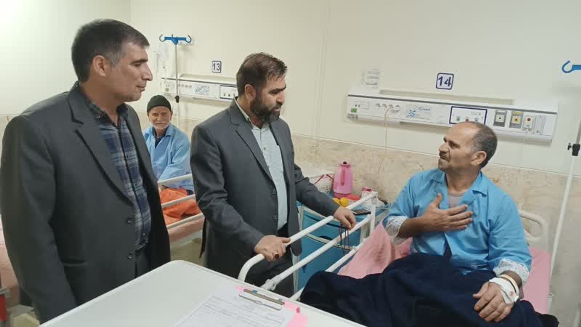 عیادت و دلجویی از ایثارگران