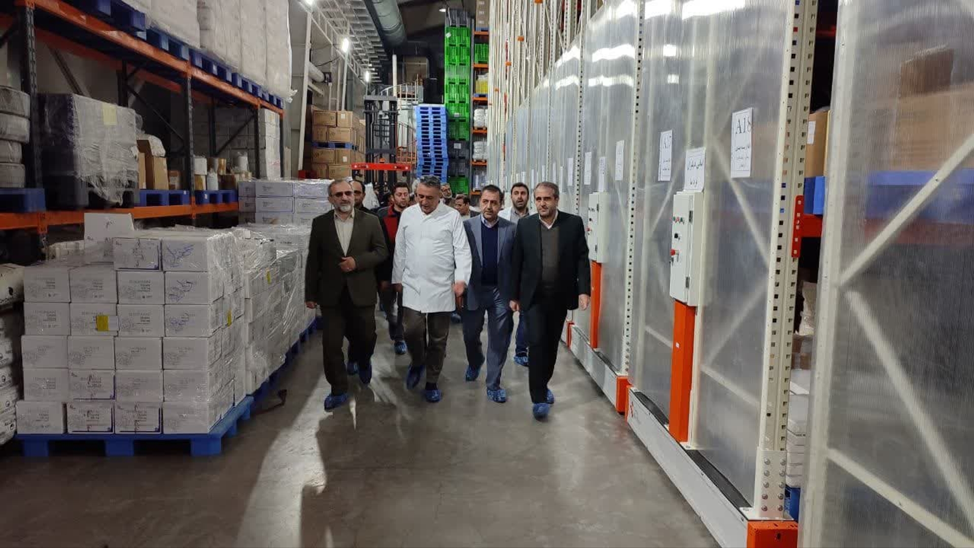 بازدید استاندار مرکزی از شرکت داروسازی روناک