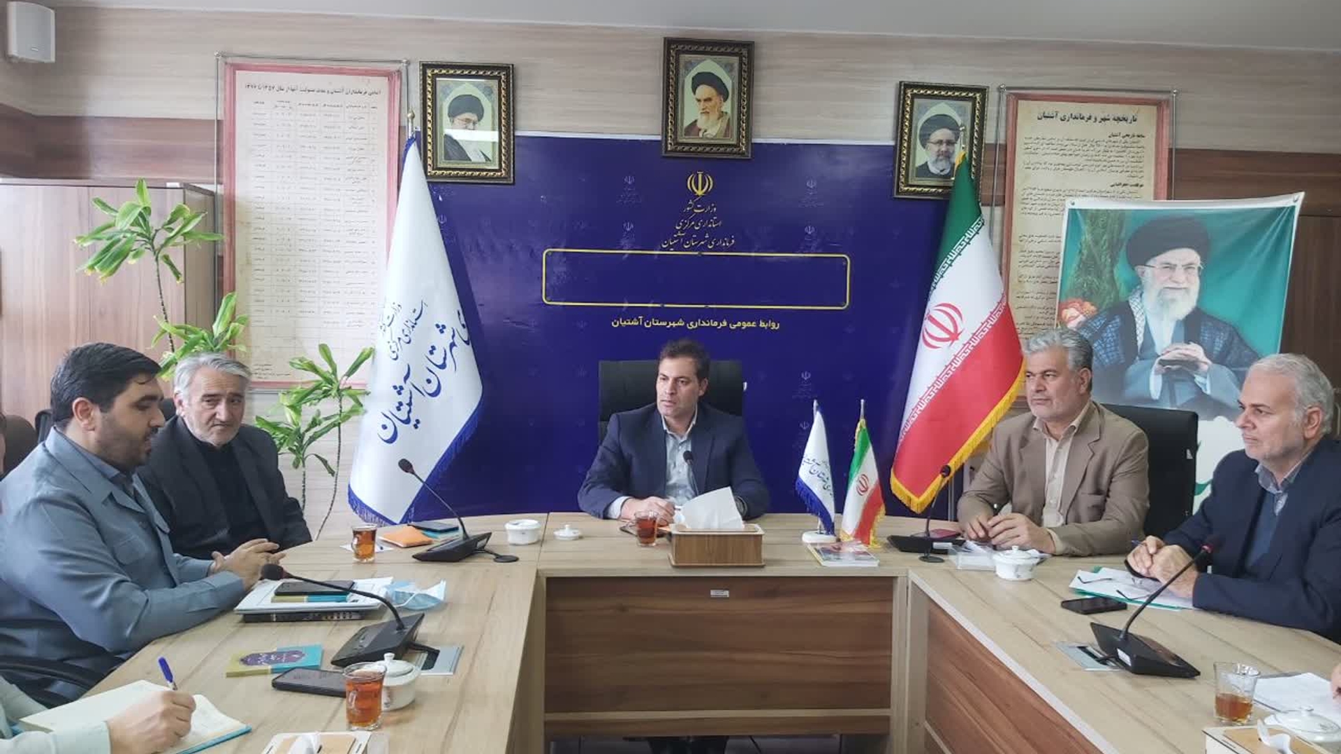 حضور۴_۱۱_۱۴۰۲ علیرضا ملک جانی دبیر هیات بازرسی انتخابات و کمیته حقوقی ستاد انتخابات استان مرکزی در فرمانداری شهرستان آشتیان