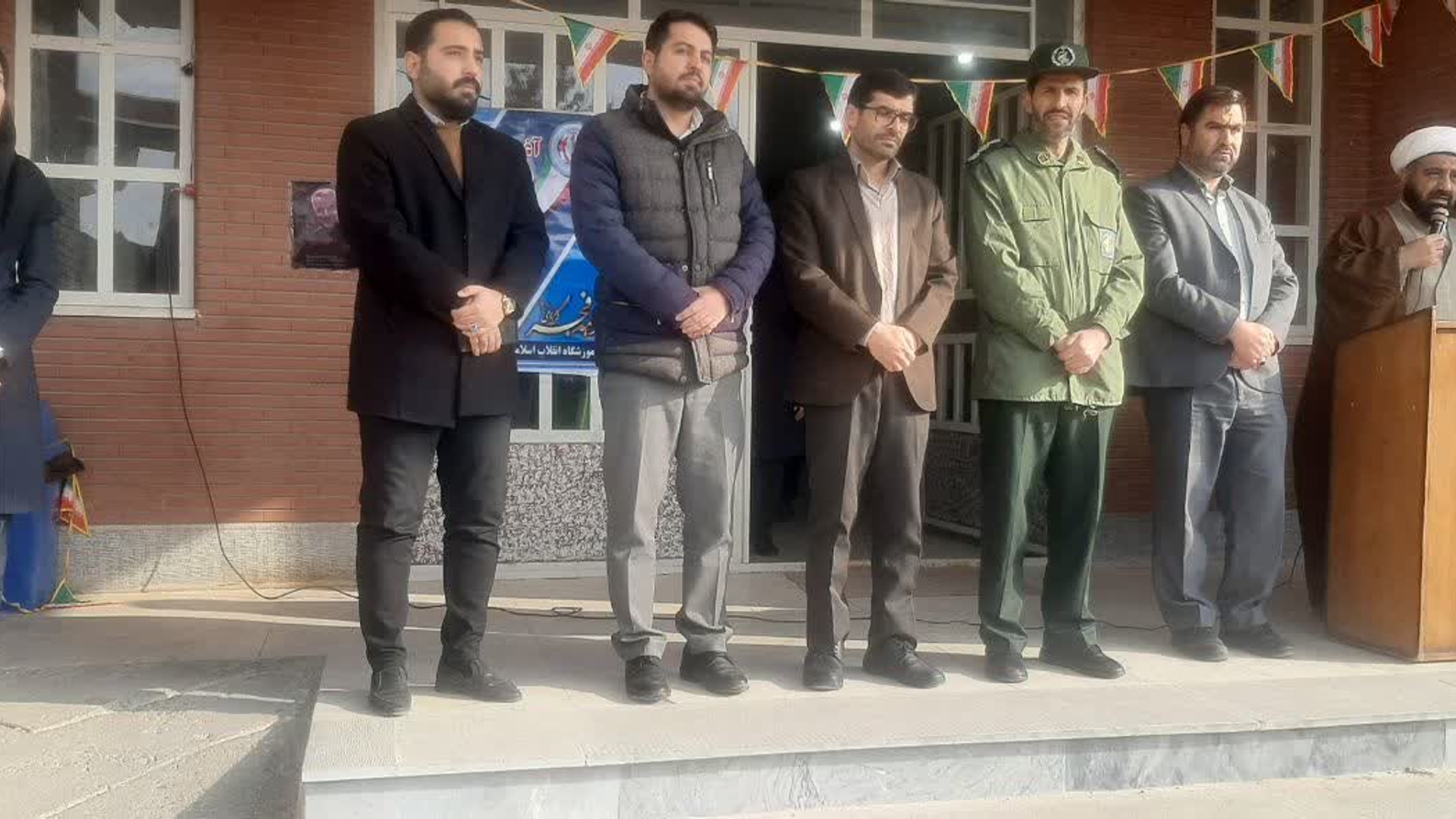 مراسم استقبال از دهه فجر و نواختن زنگ انقلاب اسلامی